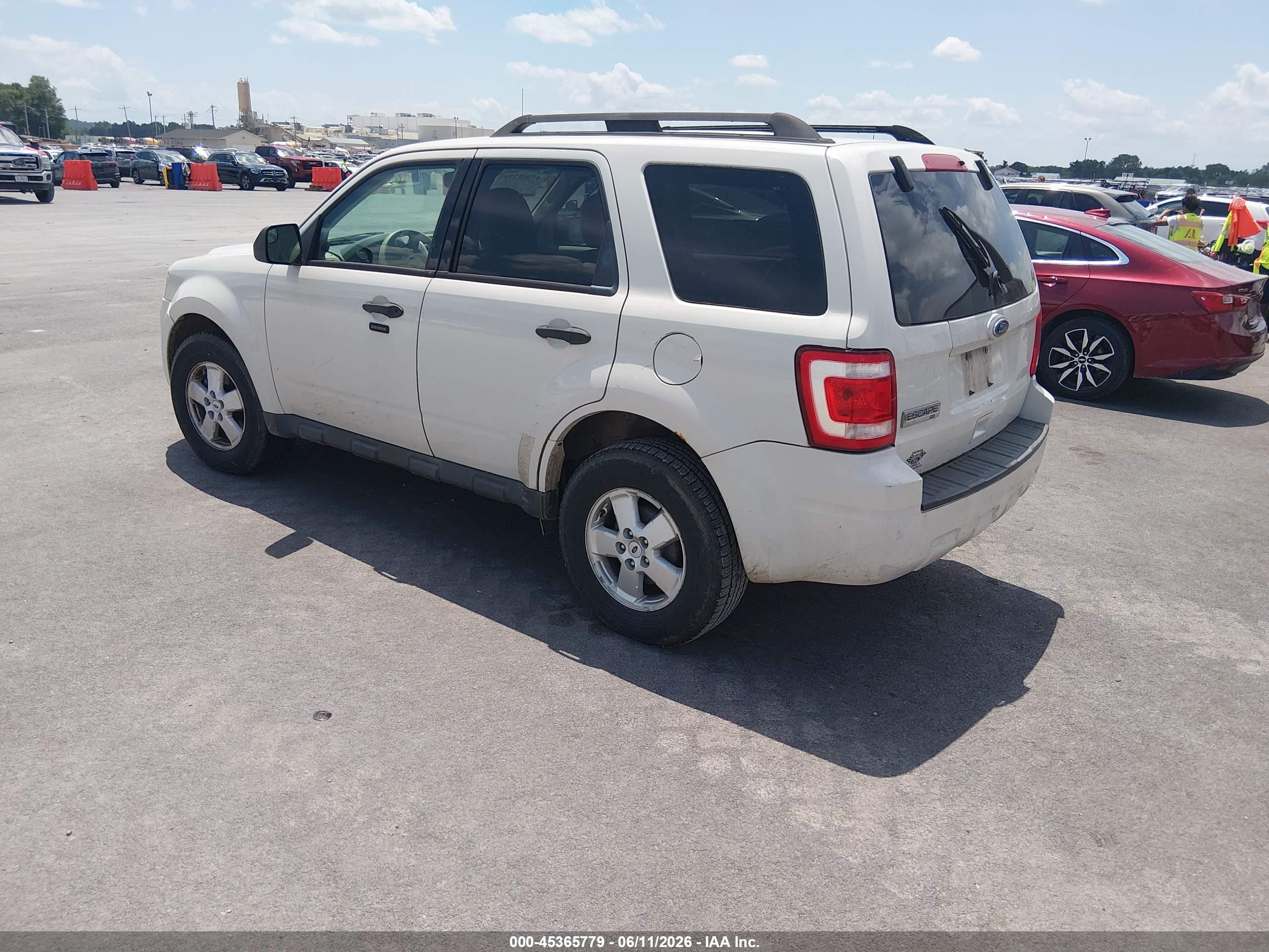 2011 Ford Escape Xlt White vin: 1FMCU0D76BKA56973