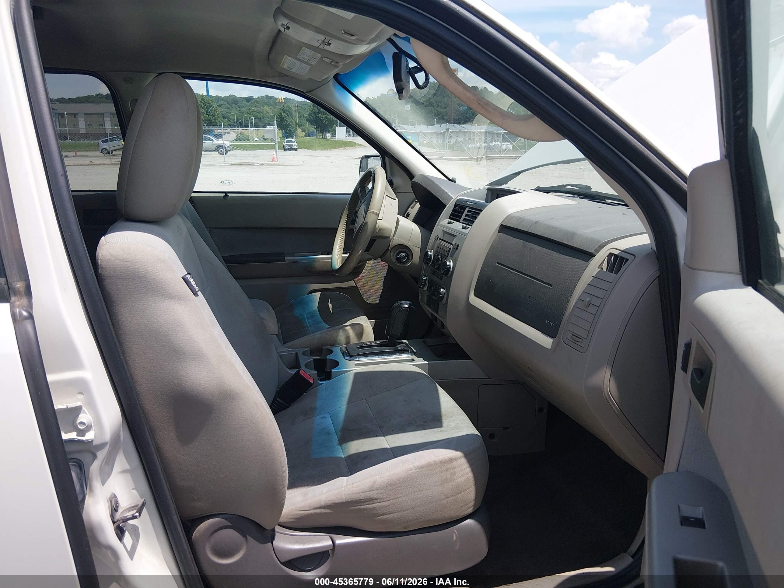 2011 Ford Escape Xlt White vin: 1FMCU0D76BKA56973
