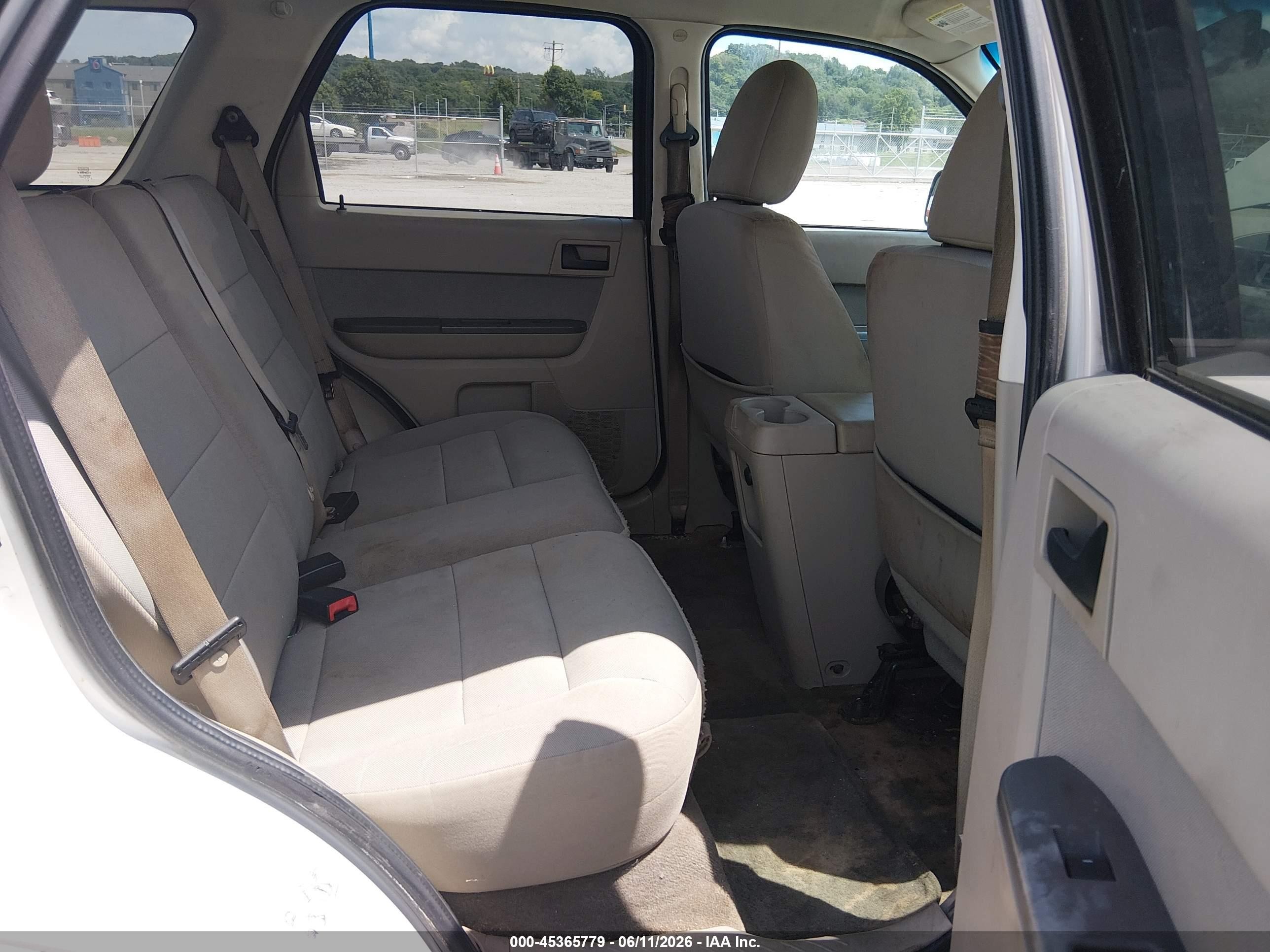 2011 Ford Escape Xlt White vin: 1FMCU0D76BKA56973