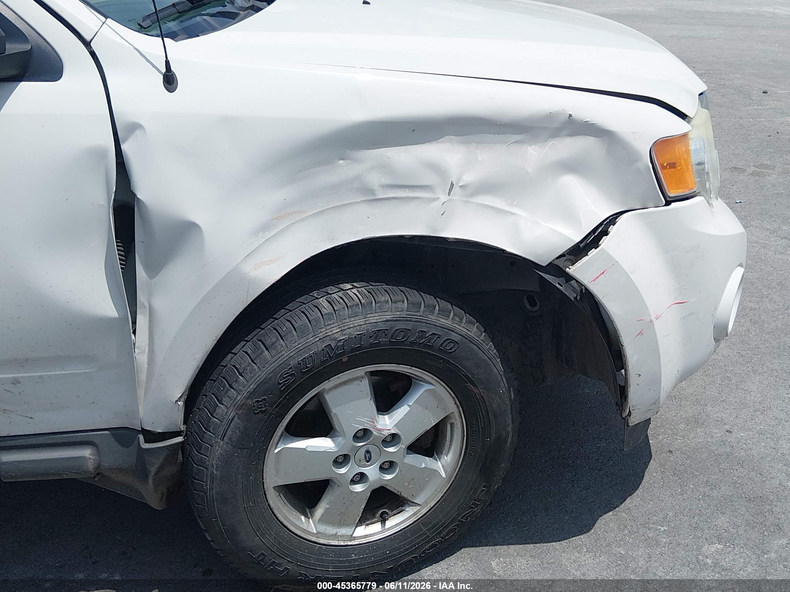 2011 Ford Escape Xlt White vin: 1FMCU0D76BKA56973