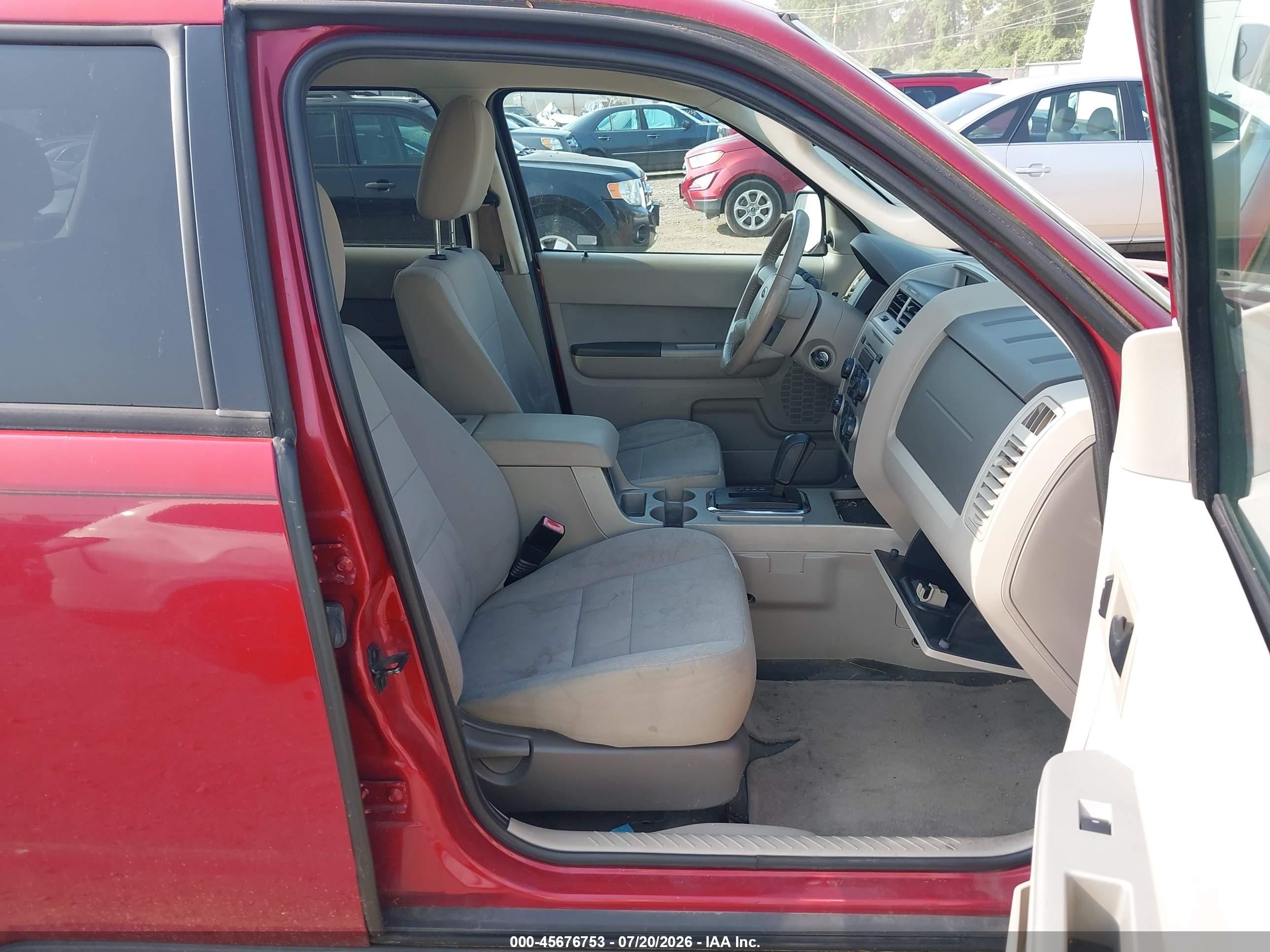 2011 Ford Escape Xlt Burgundy vin: 1FMCU0D76BKB53462