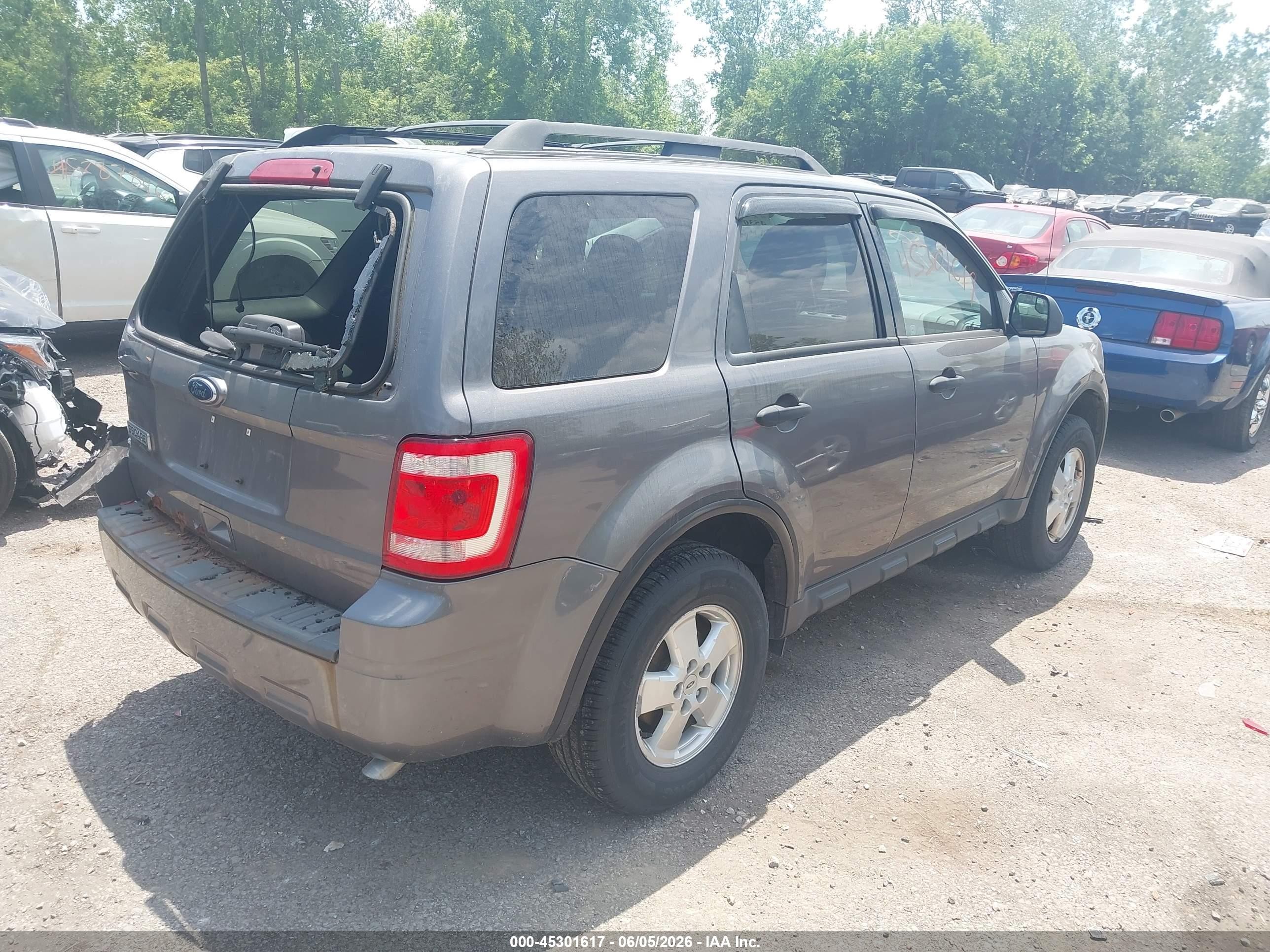 2011 Ford Escape Xlt Gray vin: 1FMCU0D76BKB83142