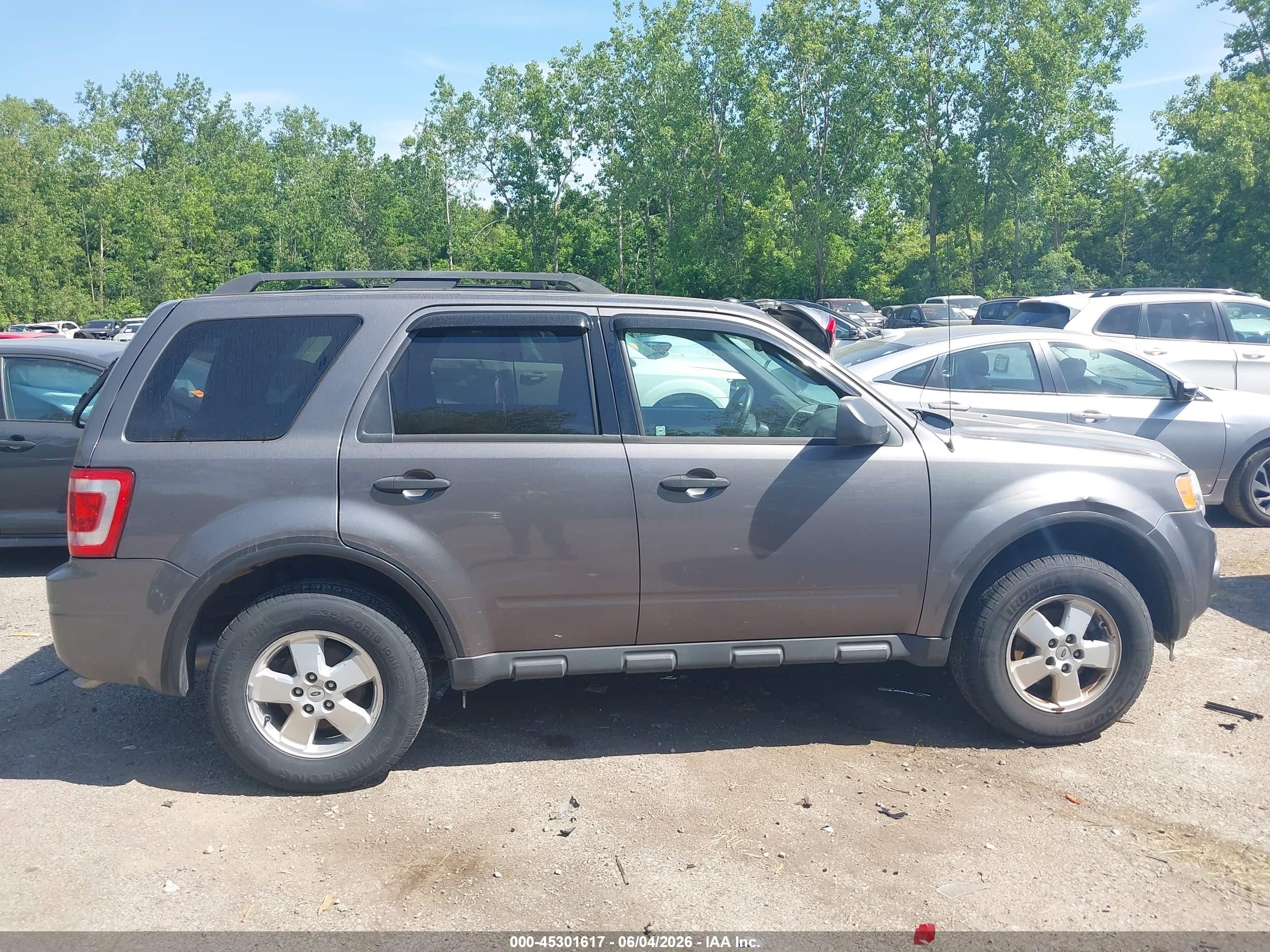2011 Ford Escape Xlt Gray vin: 1FMCU0D76BKB83142
