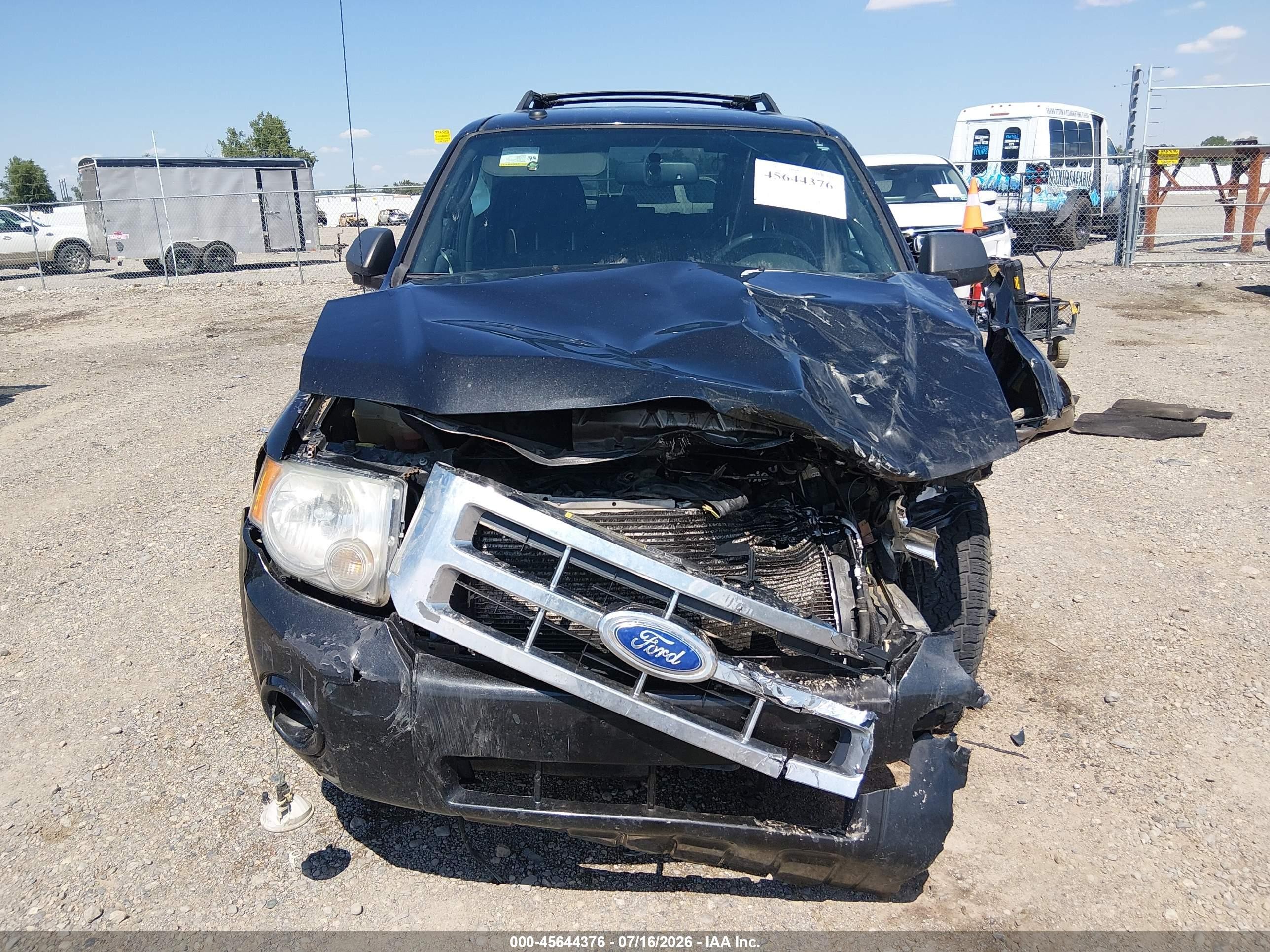 2011 Ford Escape Xlt Automatic Black vin: 1FMCU0D76BKC34106