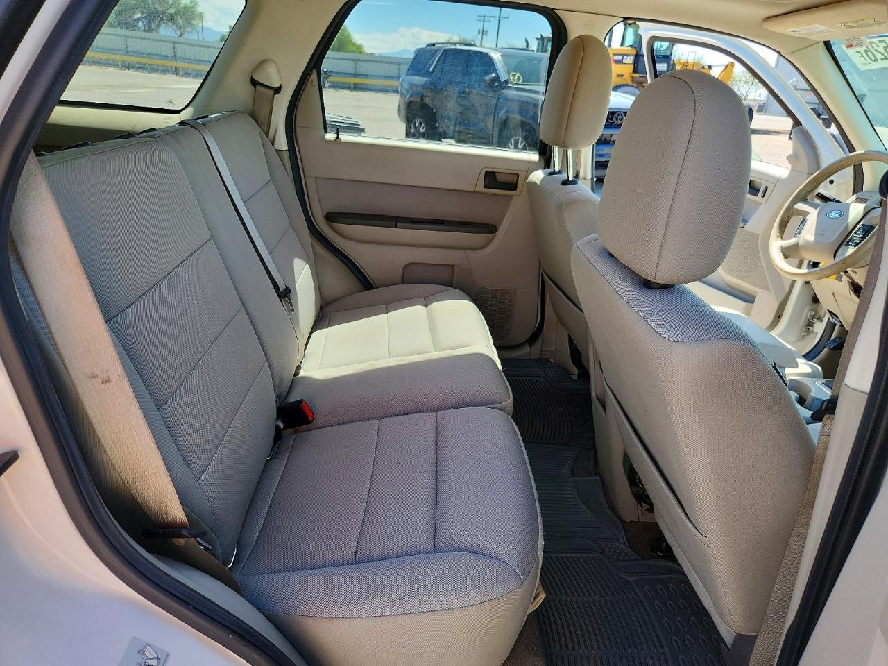 2012 Ford Escape Xlt White vin: 1FMCU0D76CKB42625
