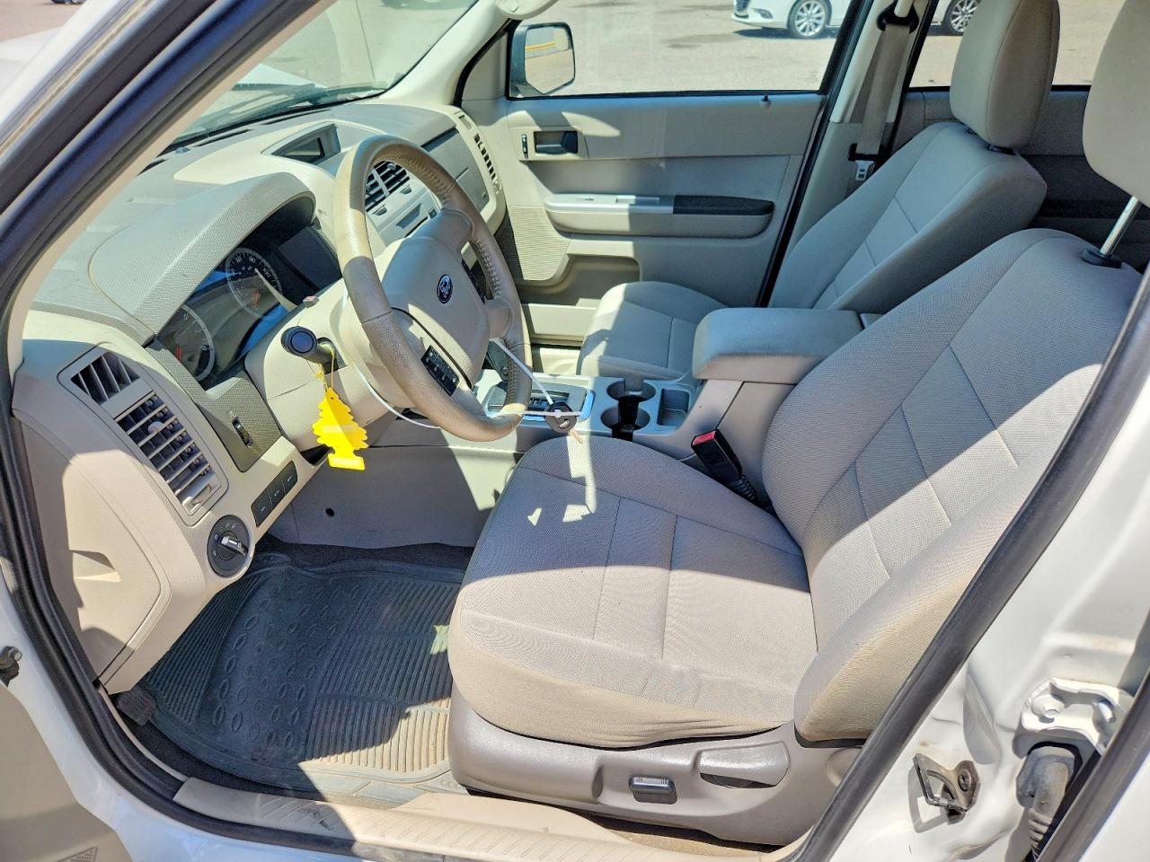 2012 Ford Escape Xlt White vin: 1FMCU0D76CKB42625