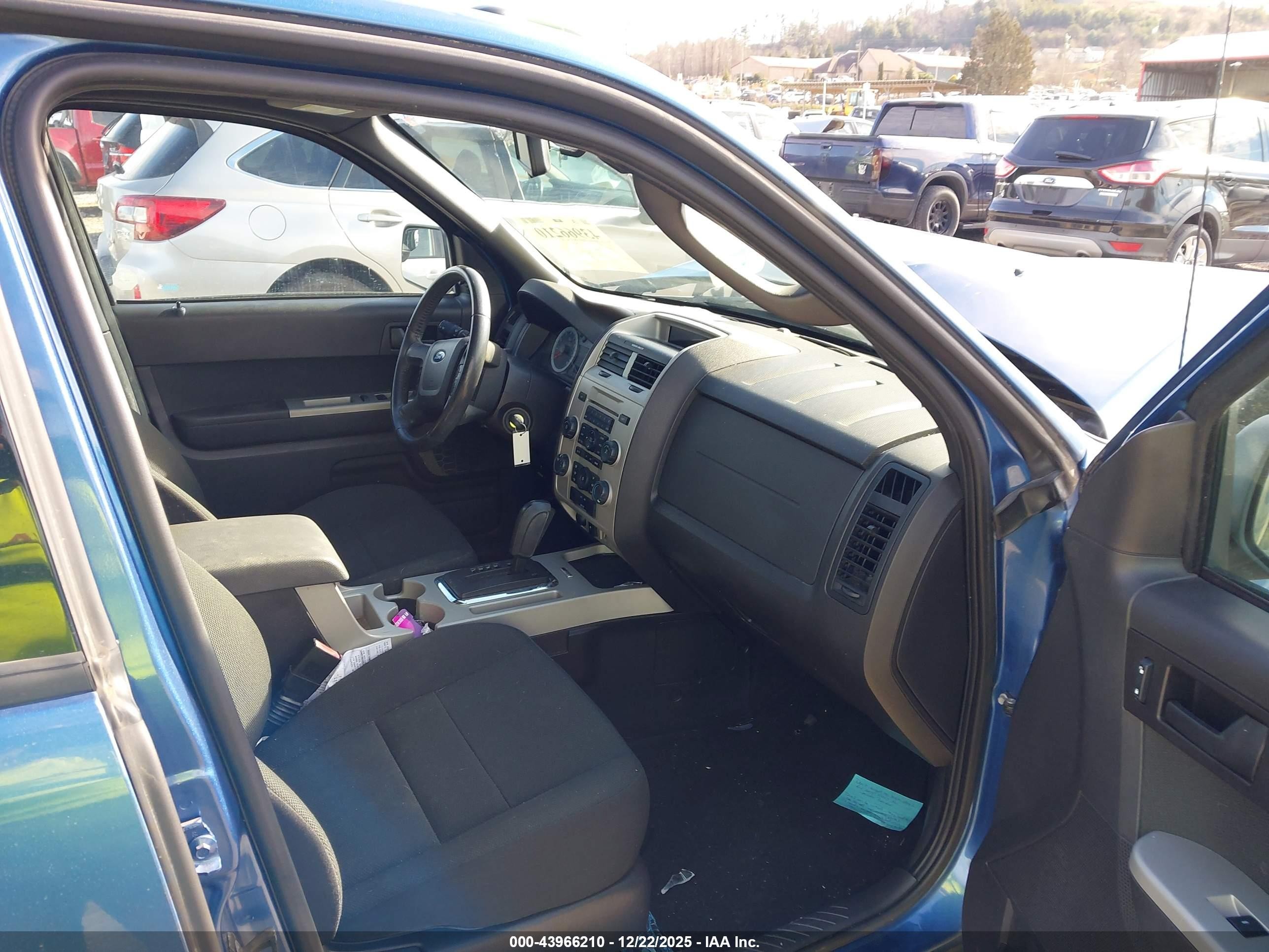 2010 Ford Escape Xlt Синий vin: 1FMCU0D77AKA72663