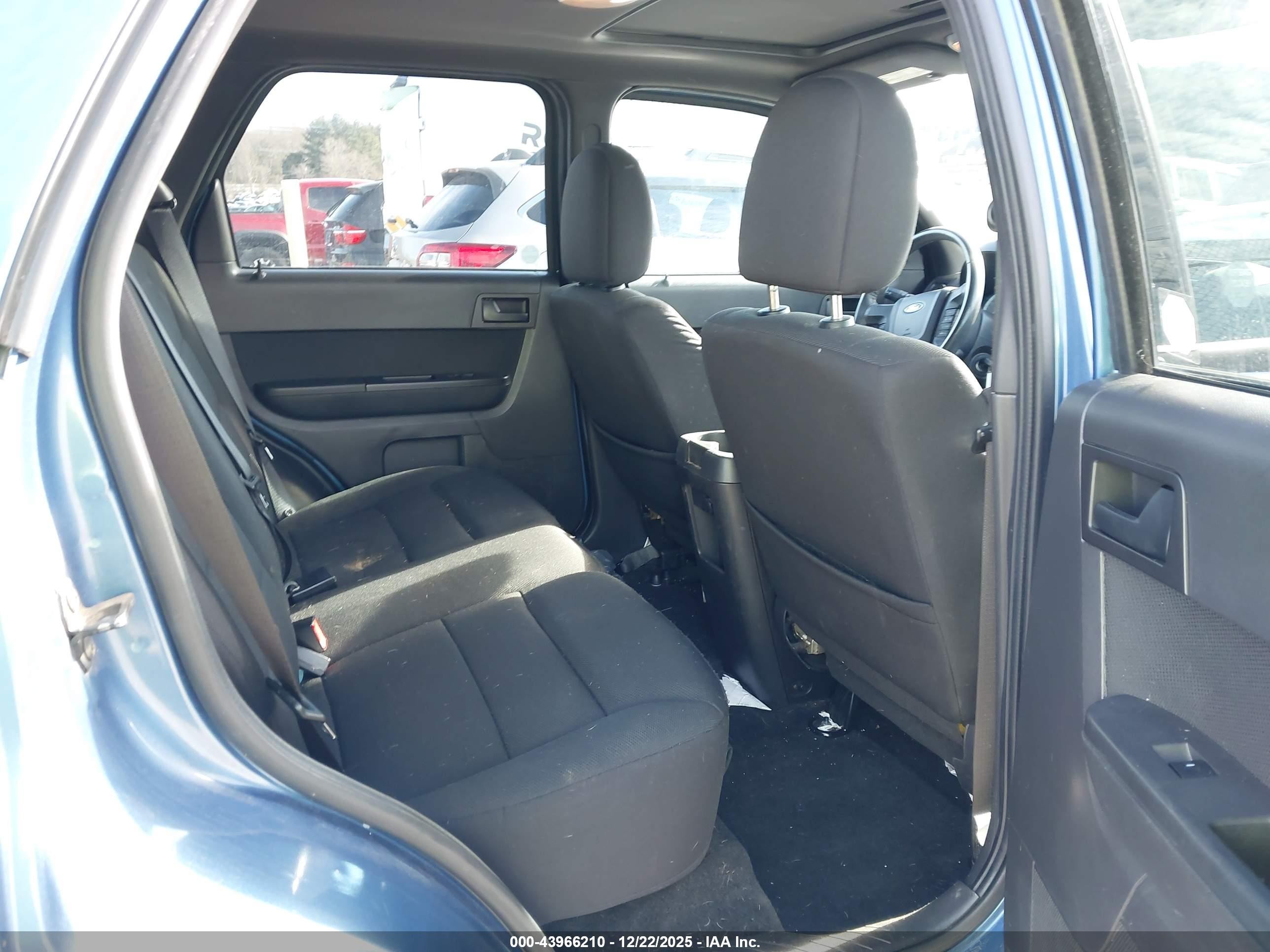 2010 Ford Escape Xlt Синий vin: 1FMCU0D77AKA72663