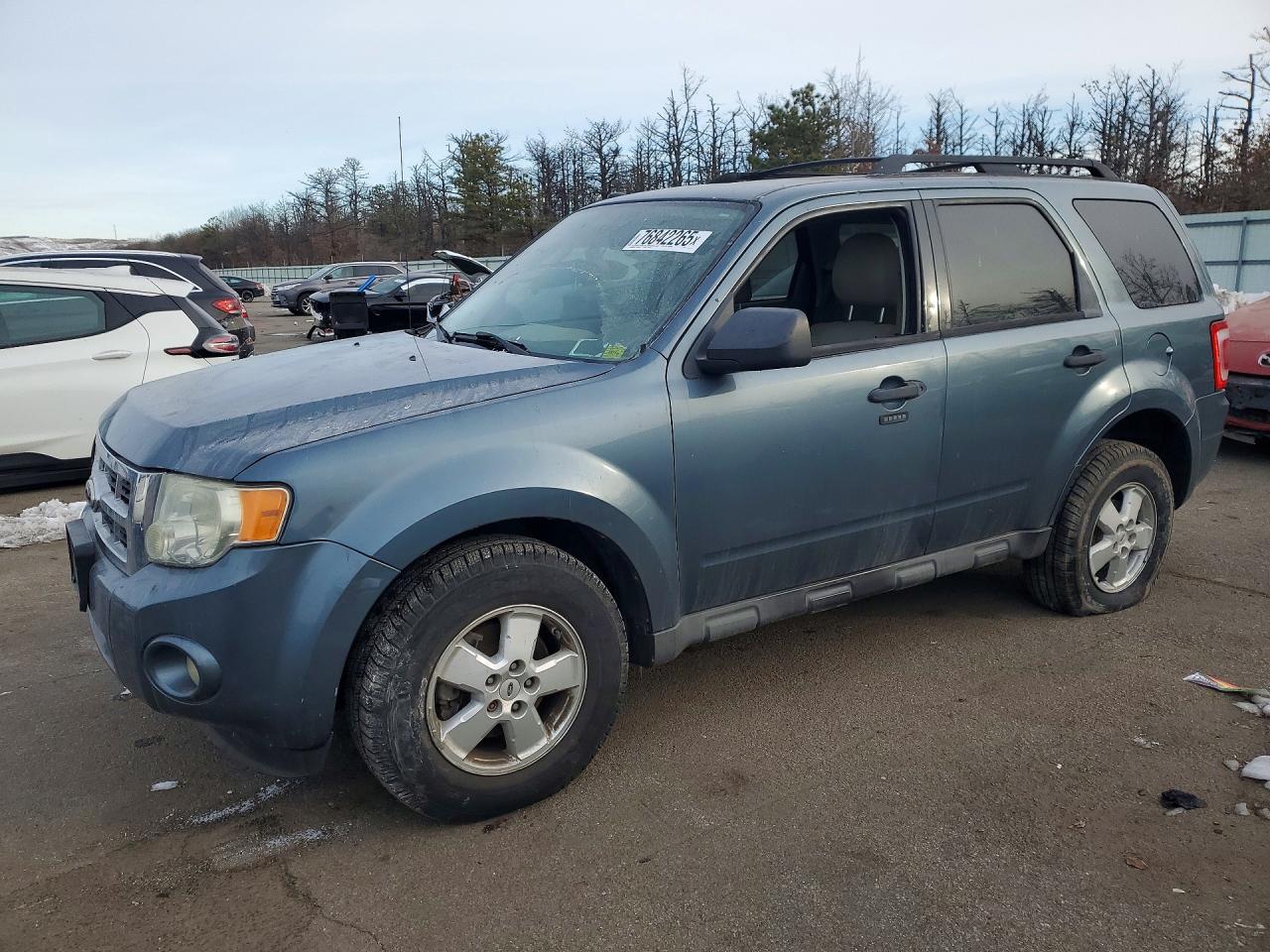 2011 Ford Escape Blue vin: 1FMCU0D77AKC64116