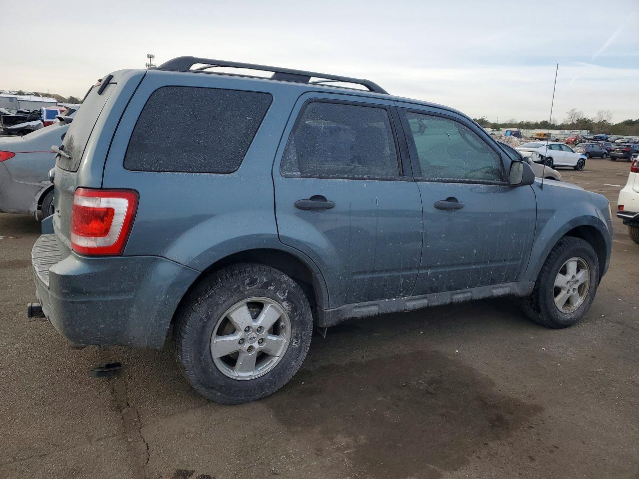 2011 Ford Escape Blue vin: 1FMCU0D77AKC64116