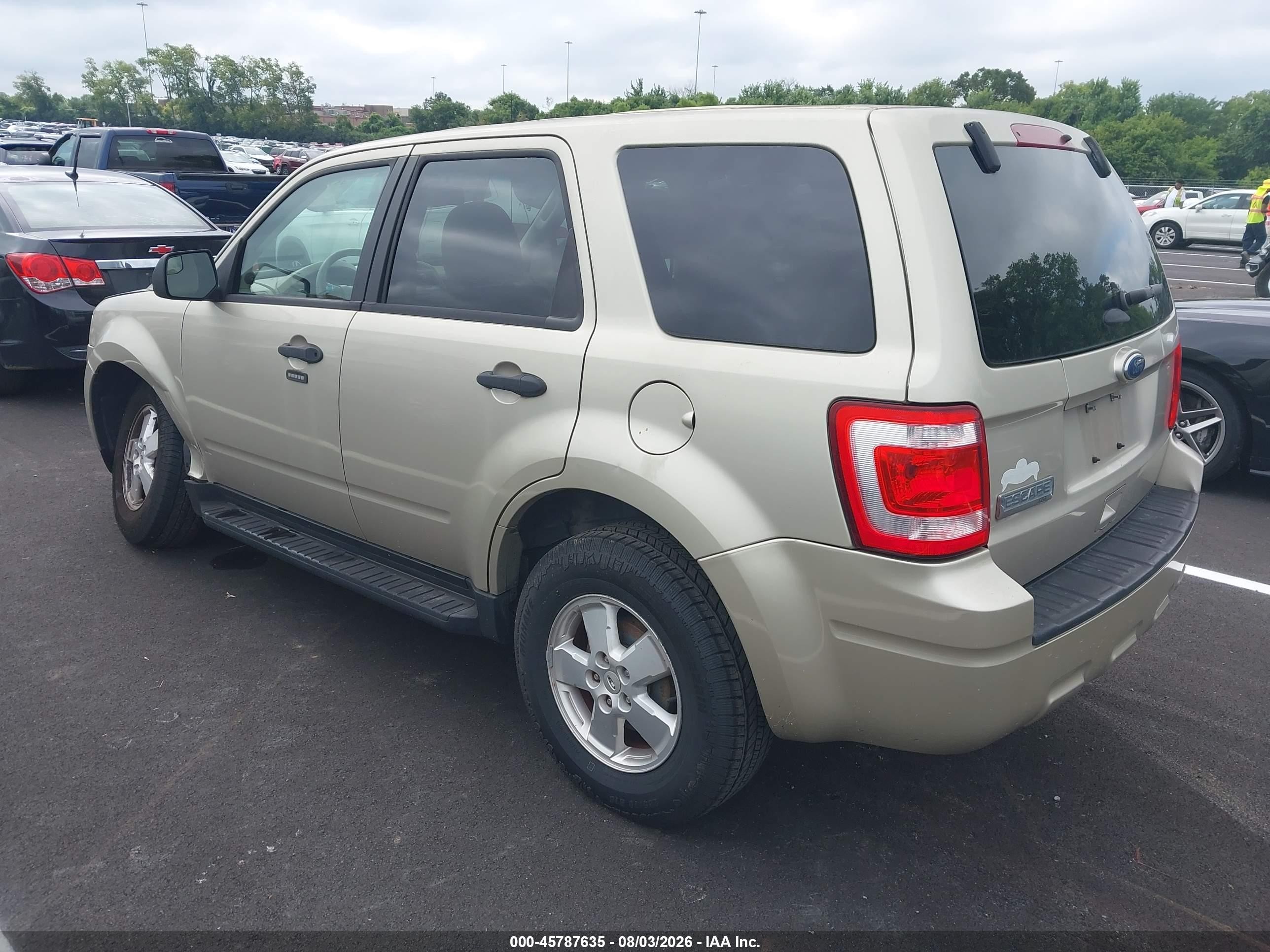 2011 Ford Escape Xlt Tan vin: 1FMCU0D77BKA82904