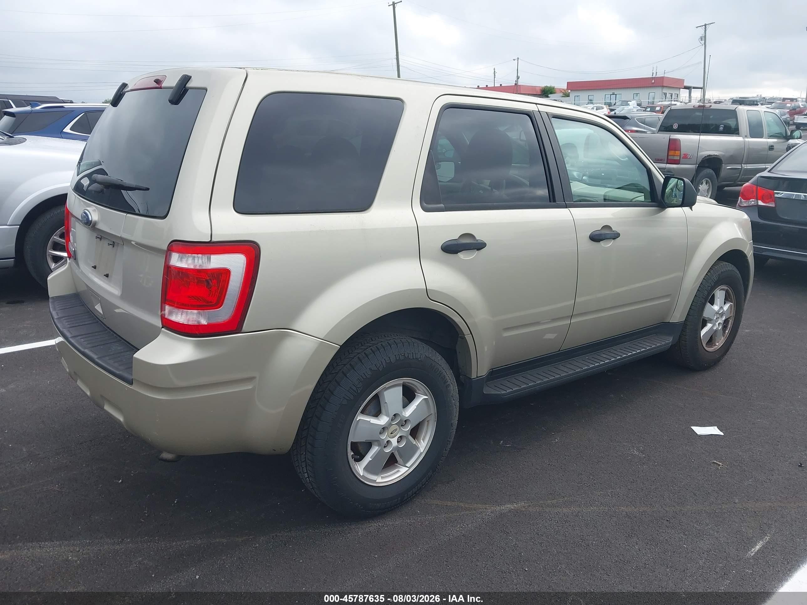 2011 Ford Escape Xlt Tan vin: 1FMCU0D77BKA82904