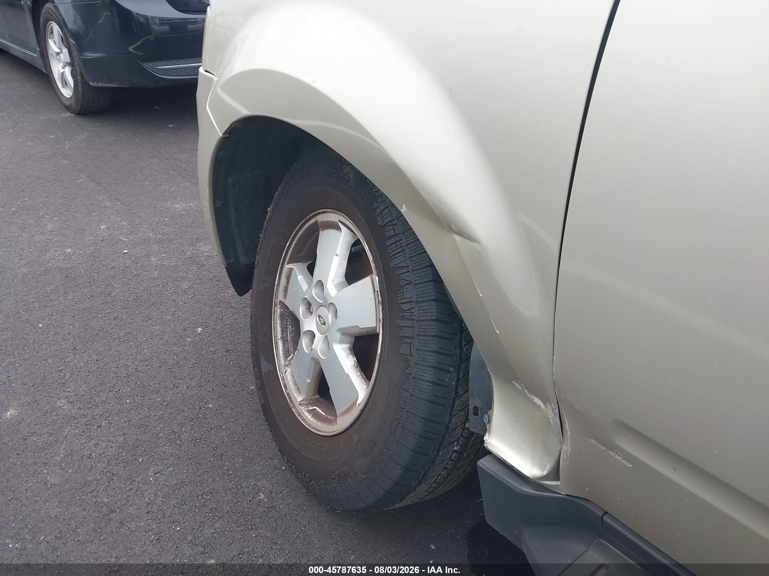 2011 Ford Escape Xlt Tan vin: 1FMCU0D77BKA82904