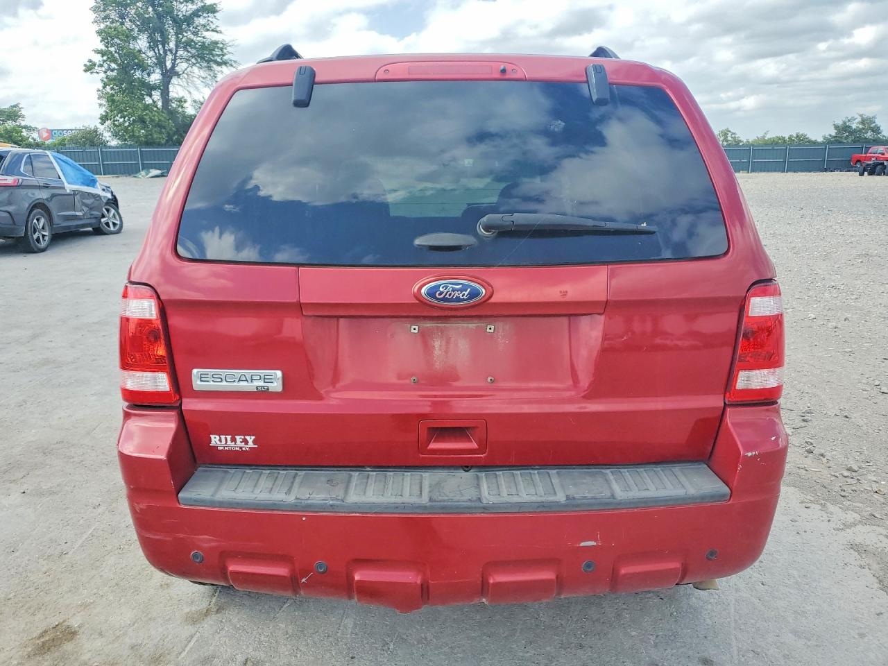 2011 Ford Escape Xlt Red vin: 1FMCU0D77BKB22253