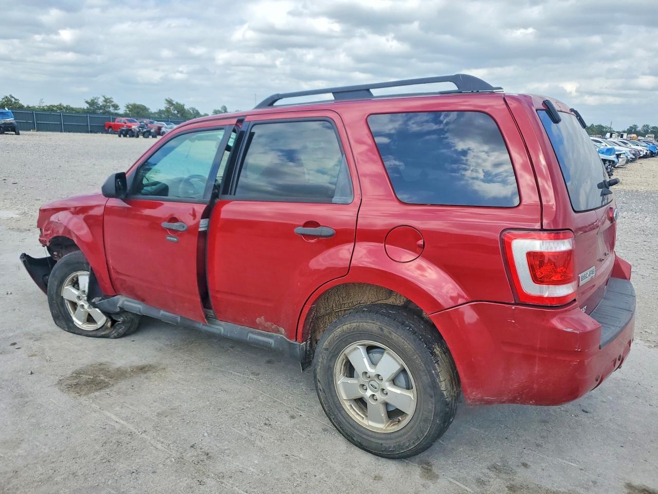 2011 Ford Escape Xlt Red vin: 1FMCU0D77BKB22253