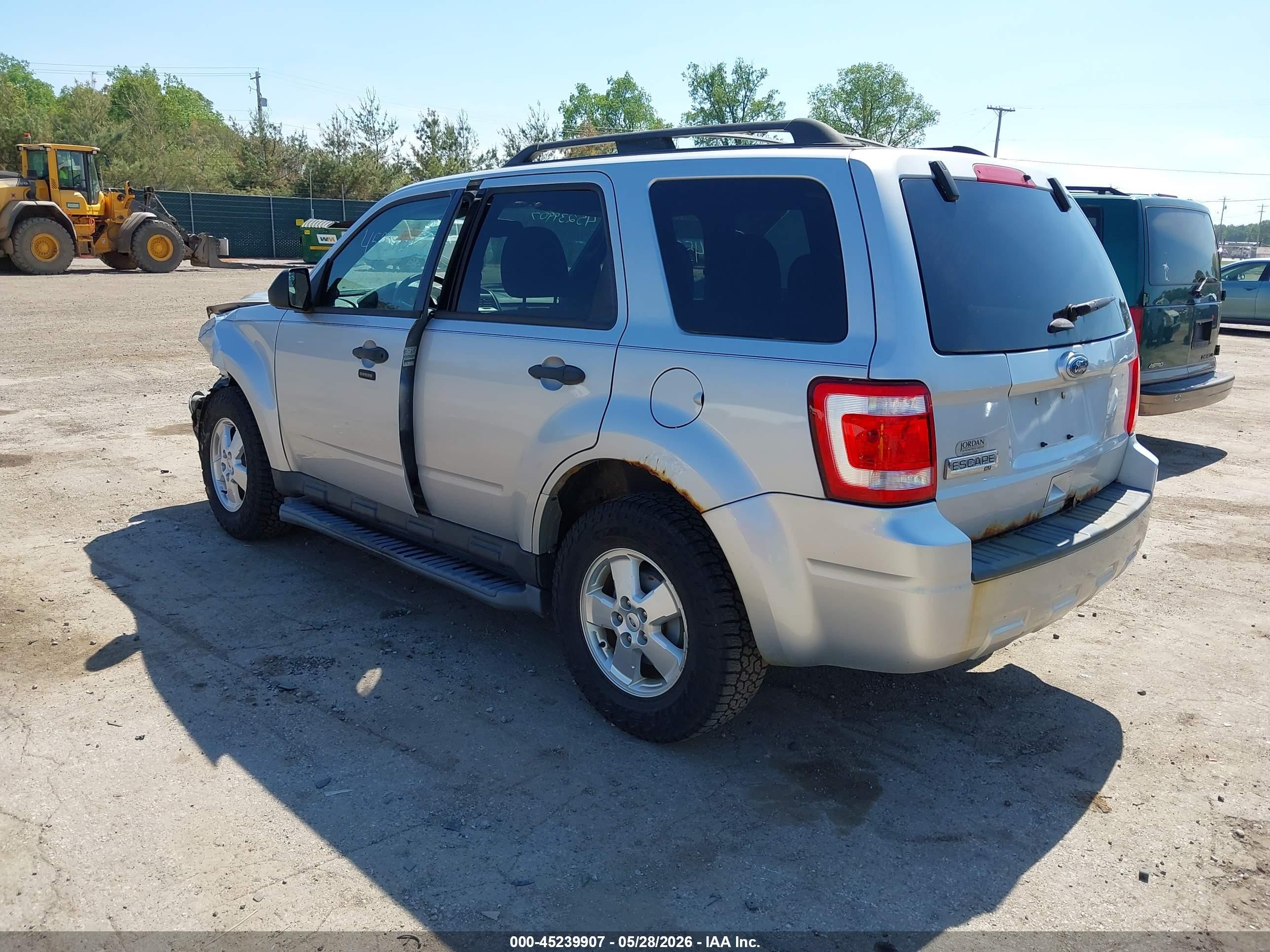 2011 Ford Escape Xlt Silver vin: 1FMCU0D77BKB23077