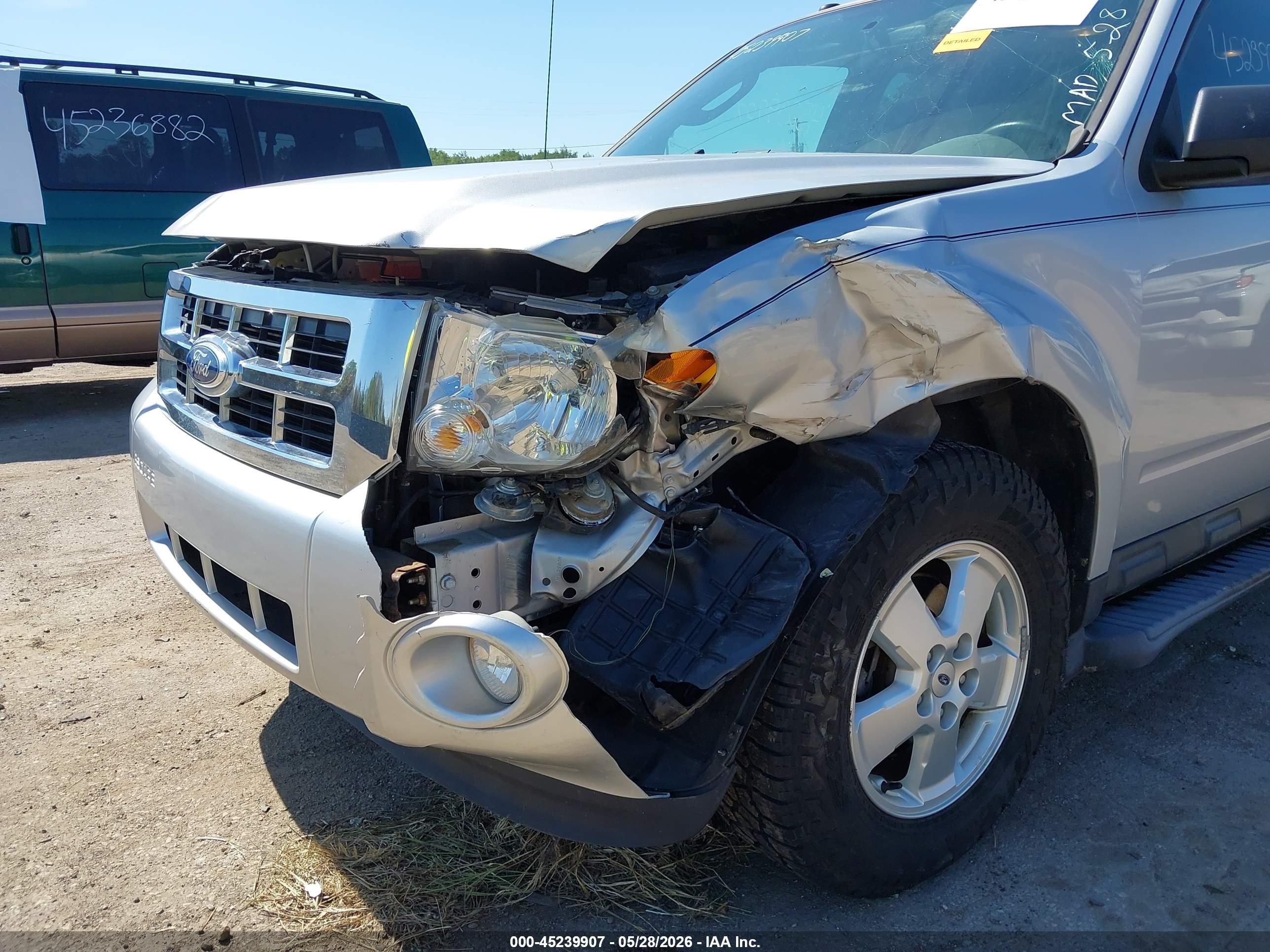 2011 Ford Escape Xlt Silver vin: 1FMCU0D77BKB23077