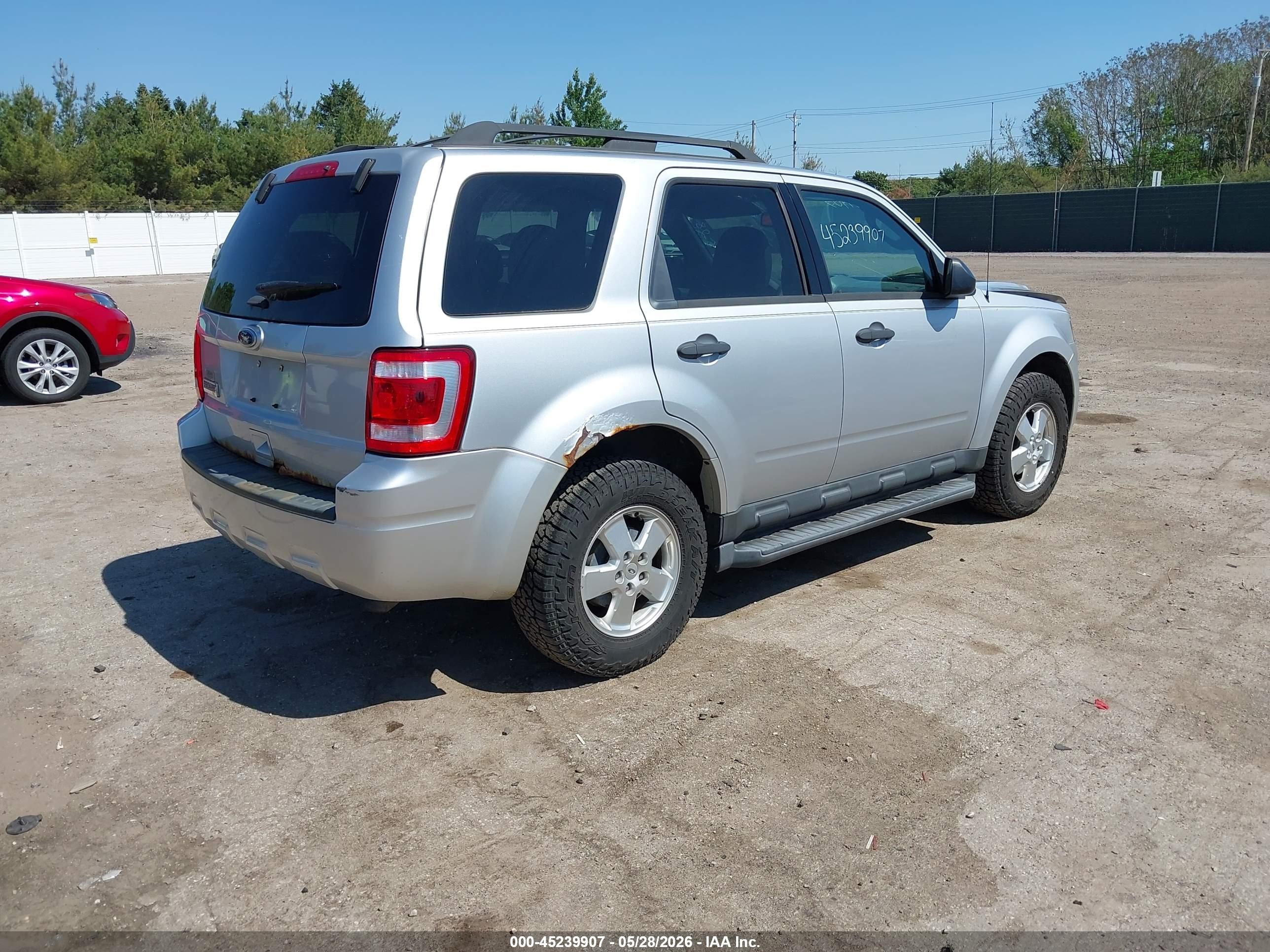 2011 Ford Escape Xlt Silver vin: 1FMCU0D77BKB23077
