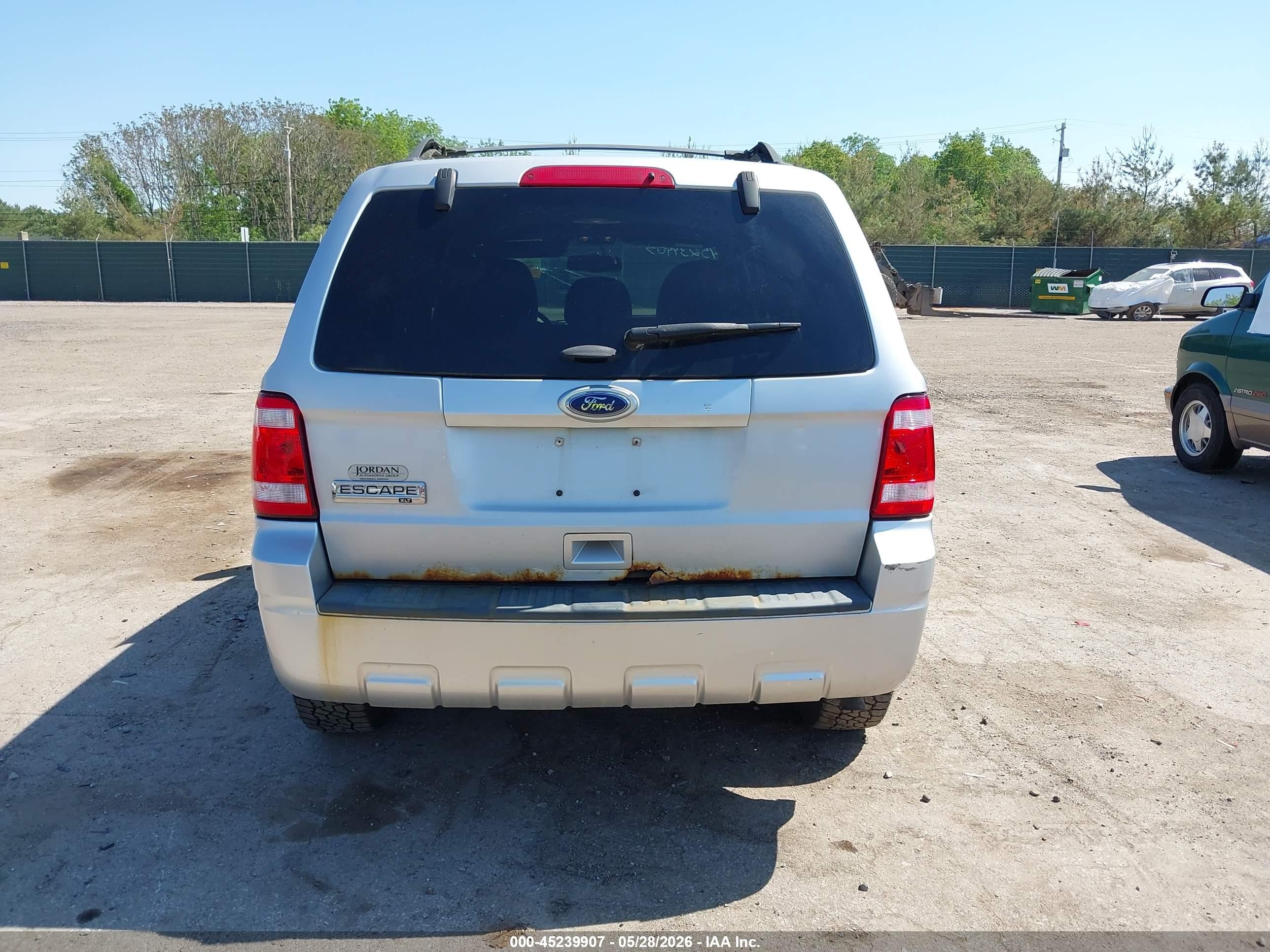 2011 Ford Escape Xlt Silver vin: 1FMCU0D77BKB23077
