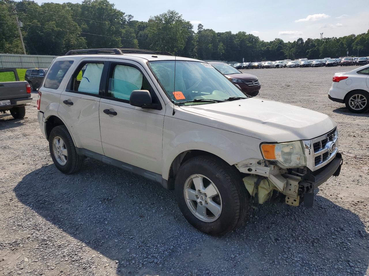 2011 Ford Escape Xlt White vin: 1FMCU0D77BKB79357
