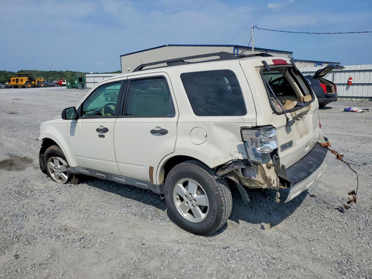 2011 Ford Escape Xlt White vin: 1FMCU0D77BKB79357