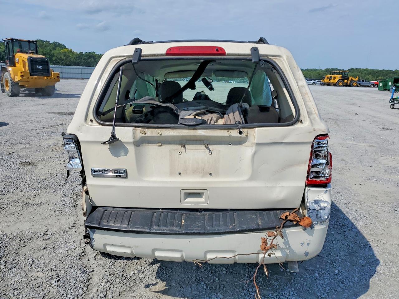 2011 Ford Escape Xlt White vin: 1FMCU0D77BKB79357