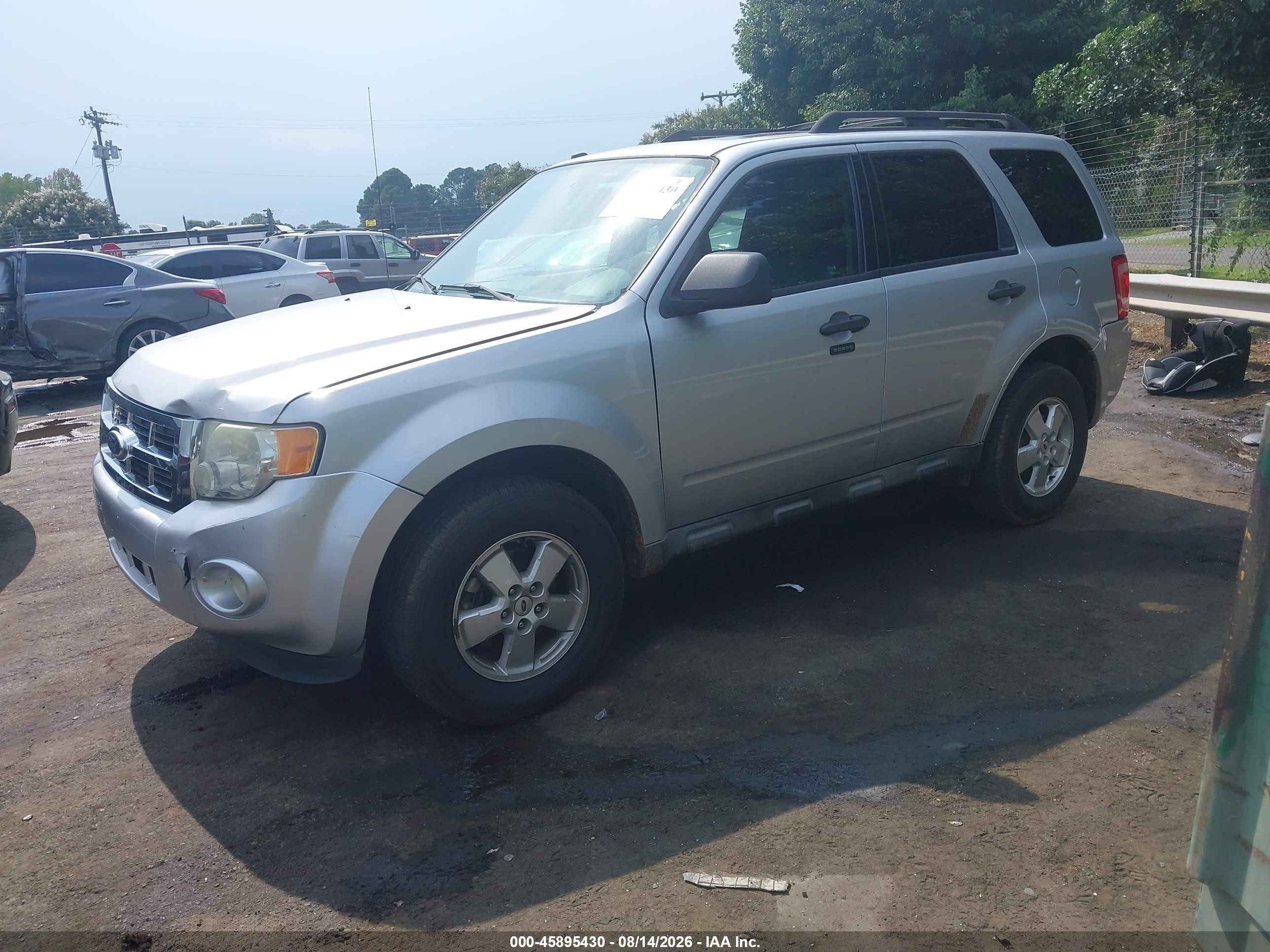 2011 Ford Escape Xlt Серебряный vin: 1FMCU0D77BKC48774