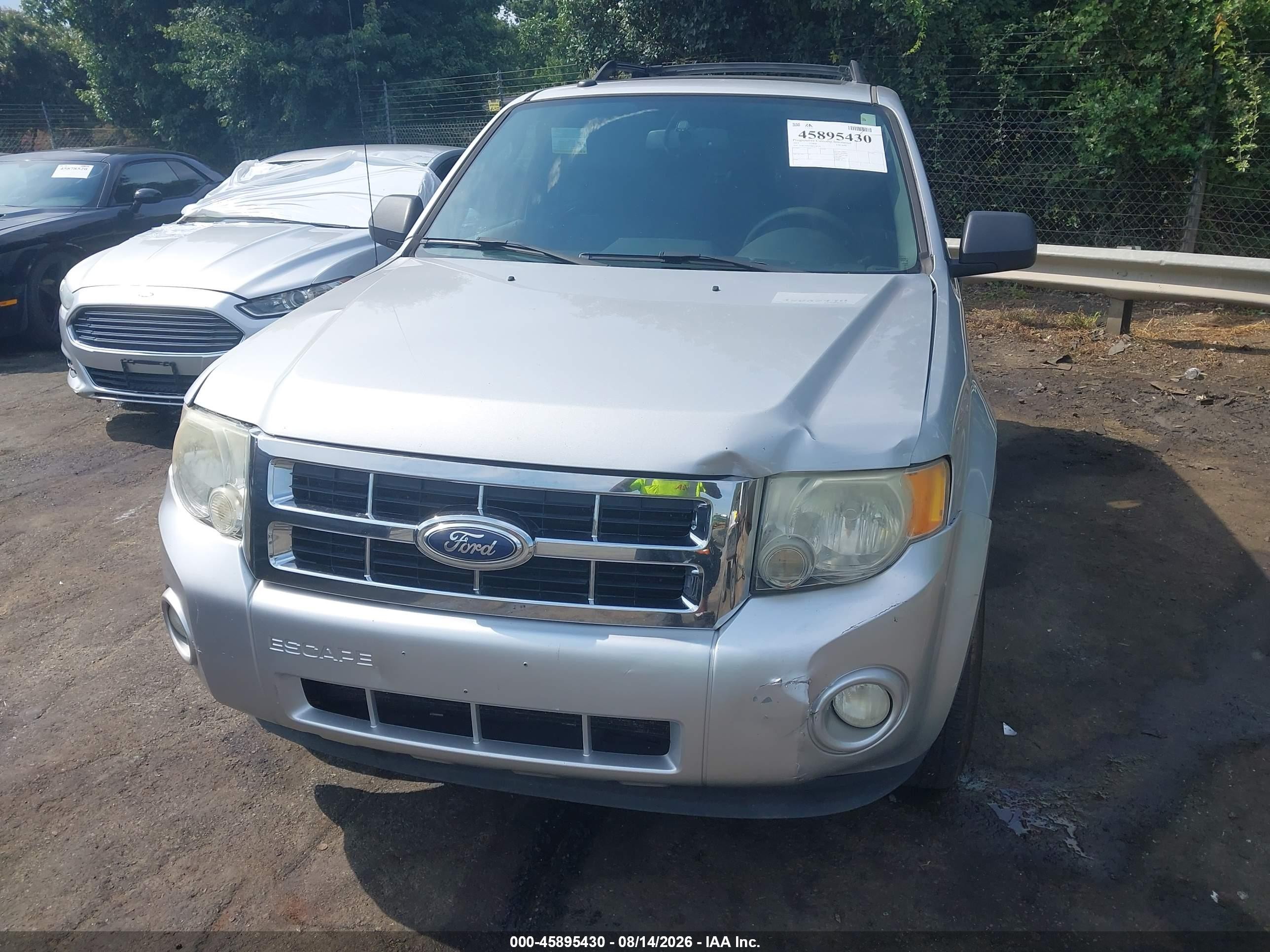 2011 Ford Escape Xlt Серебряный vin: 1FMCU0D77BKC48774