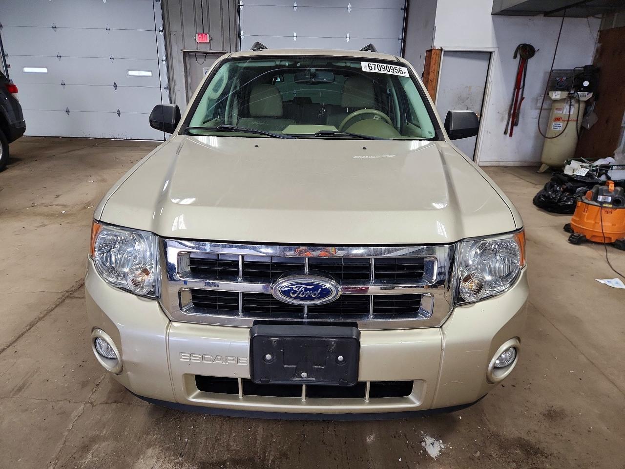 2012 Ford Escape Xlt Tan vin: 1FMCU0D77CKA72388