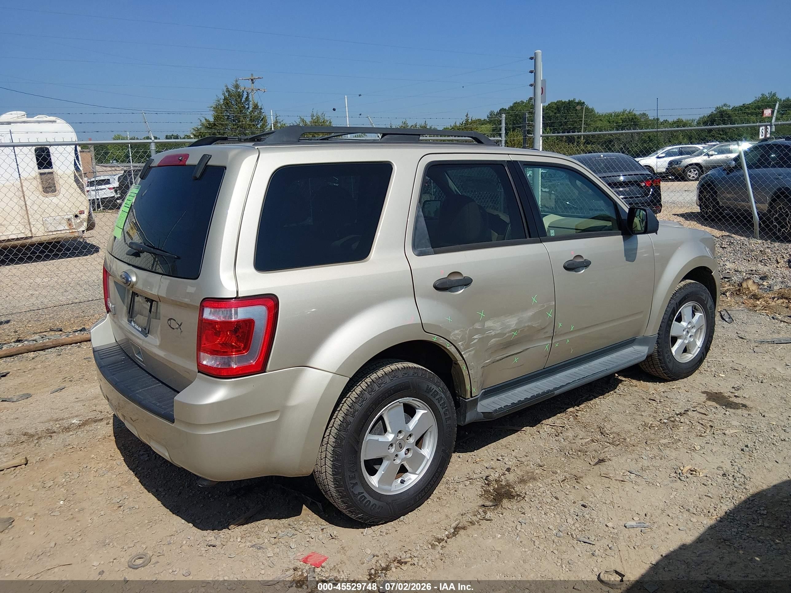 2012 Ford Escape Xlt Beige vin: 1FMCU0D77CKC60263