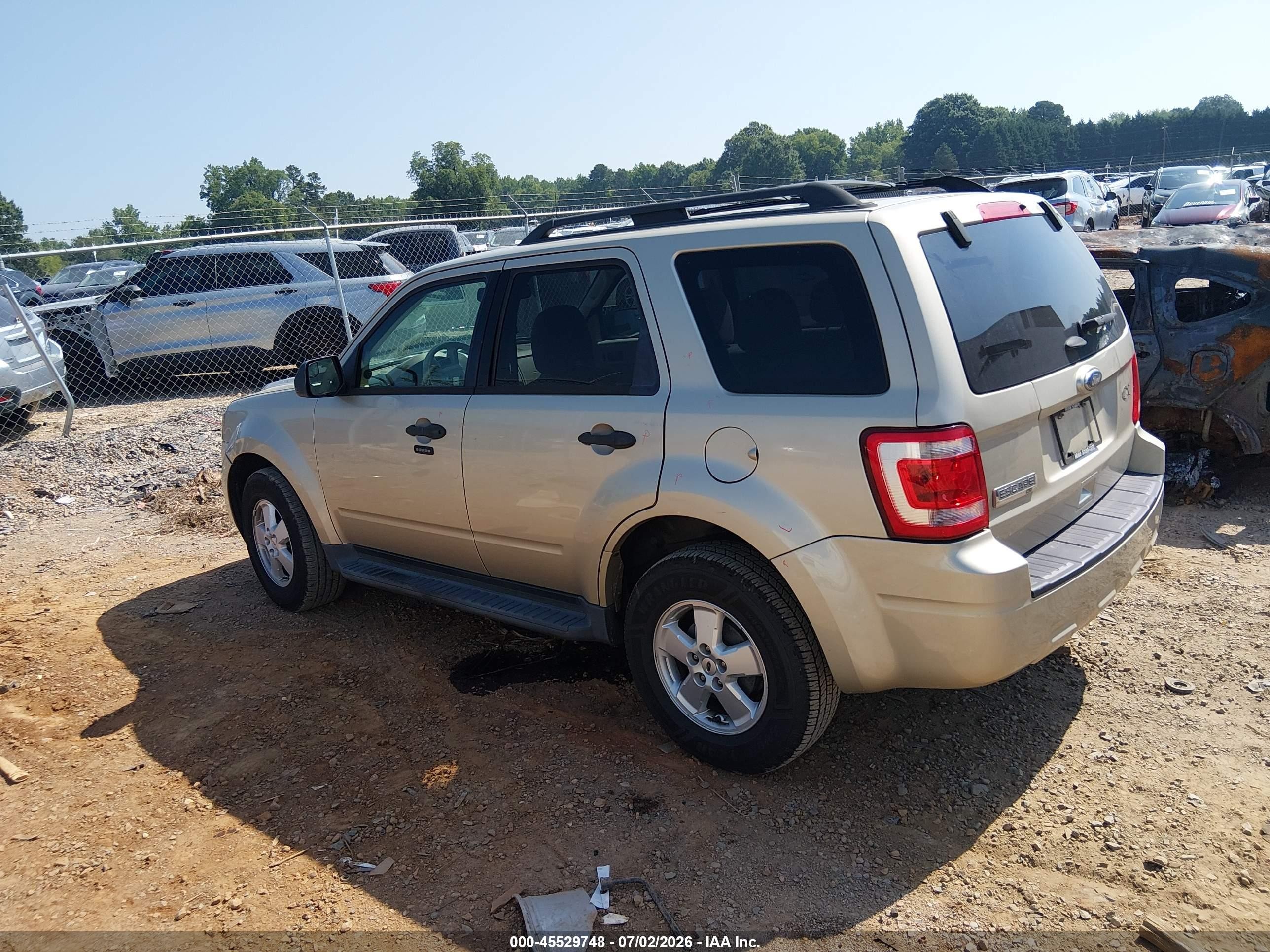 2012 Ford Escape Xlt Beige vin: 1FMCU0D77CKC60263