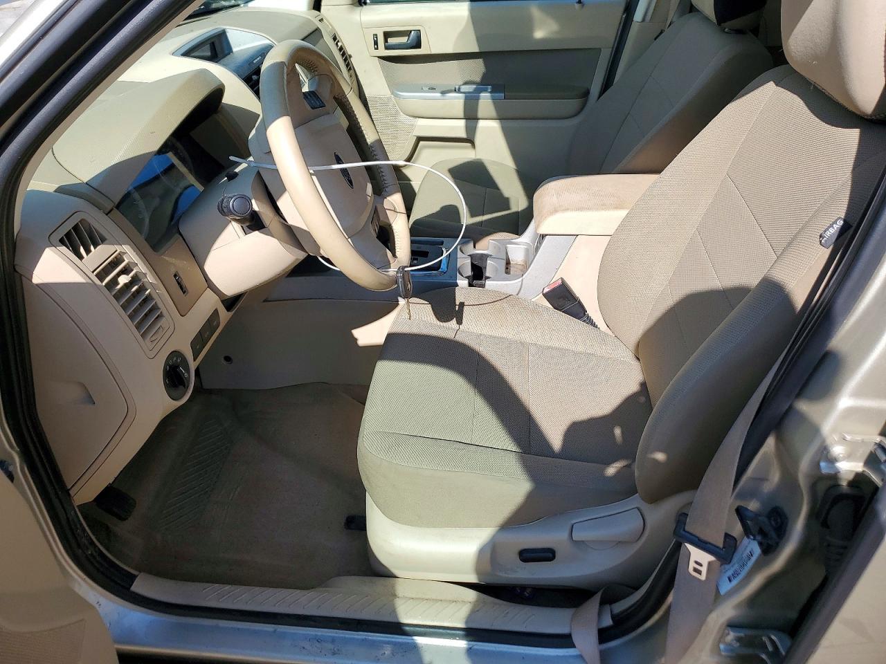 2010 Ford Escape Xlt Tan vin: 1FMCU0D78AKA44547