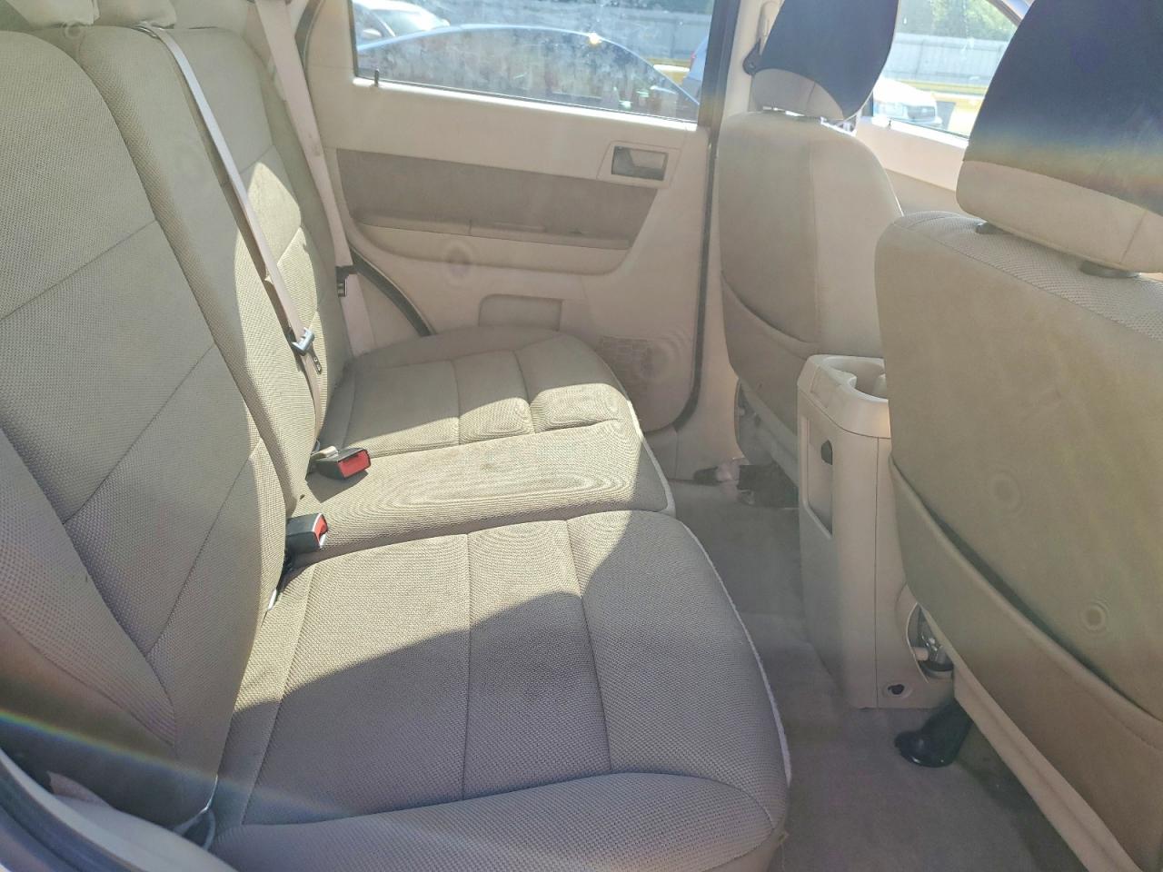 2010 Ford Escape Xlt Tan vin: 1FMCU0D78AKA44547