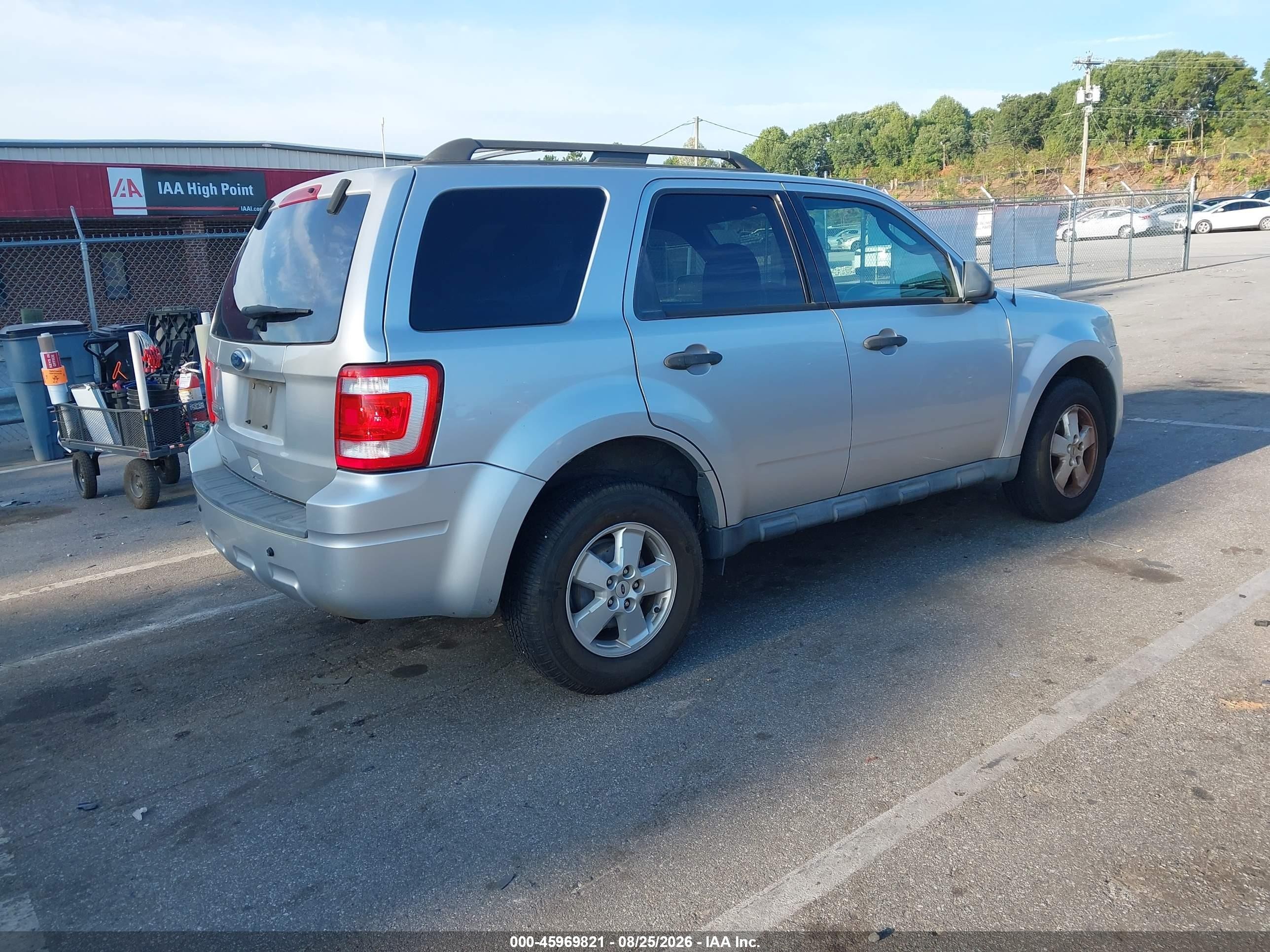 2010 Ford Escape Xlt Серебряный vin: 1FMCU0D78AKB31476