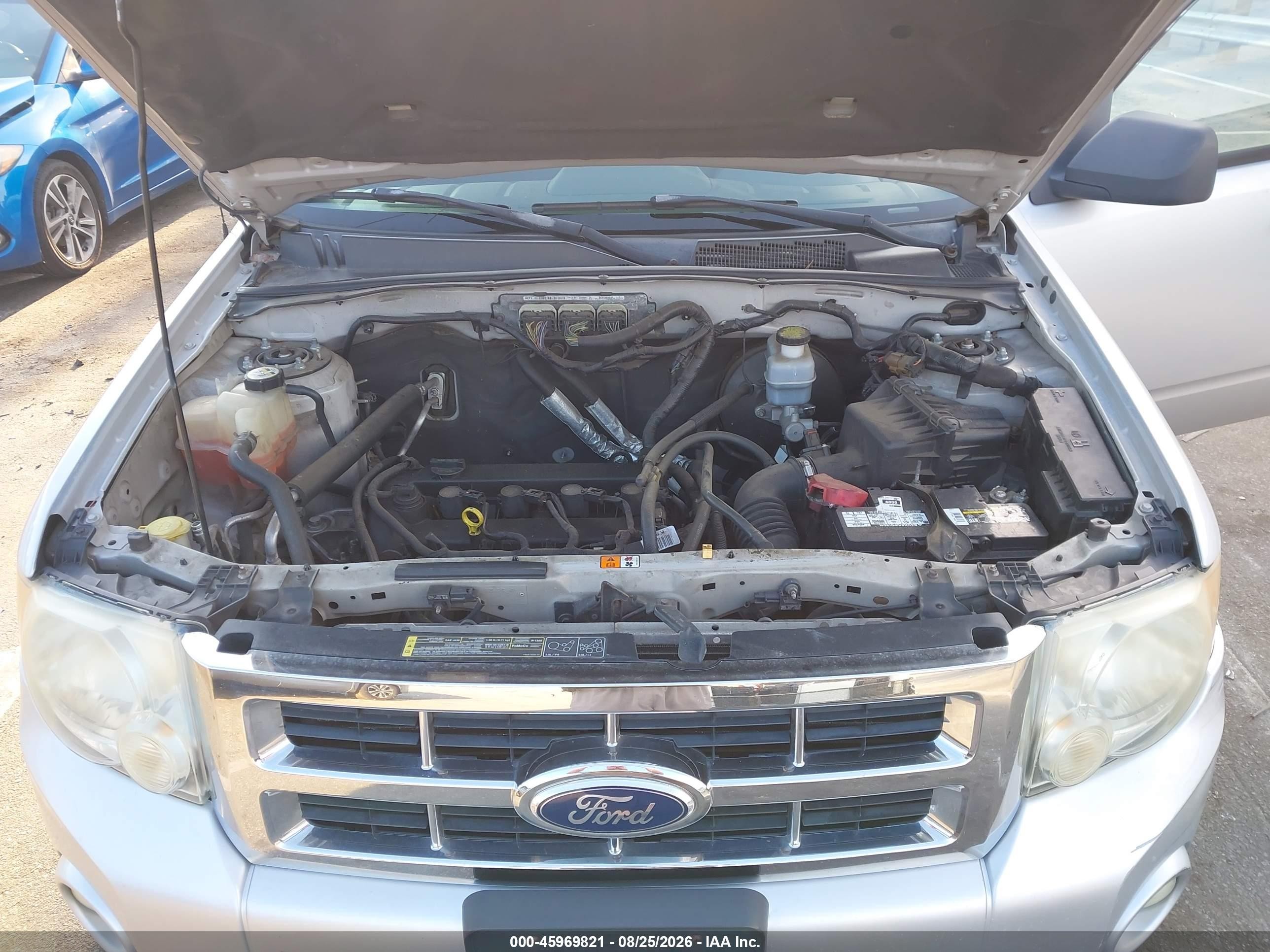 2010 Ford Escape Xlt Серебряный vin: 1FMCU0D78AKB31476