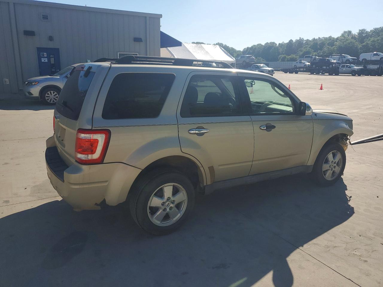 2010 Ford Escape Xlt Кремовый vin: 1FMCU0D78AKC15863