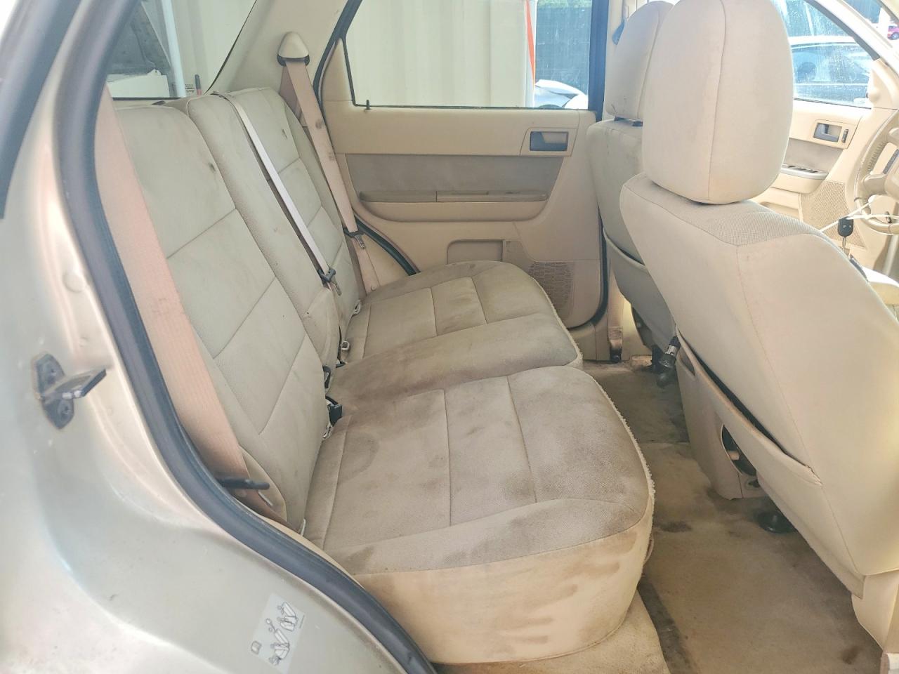 2010 Ford Escape Xlt Кремовый vin: 1FMCU0D78AKC15863