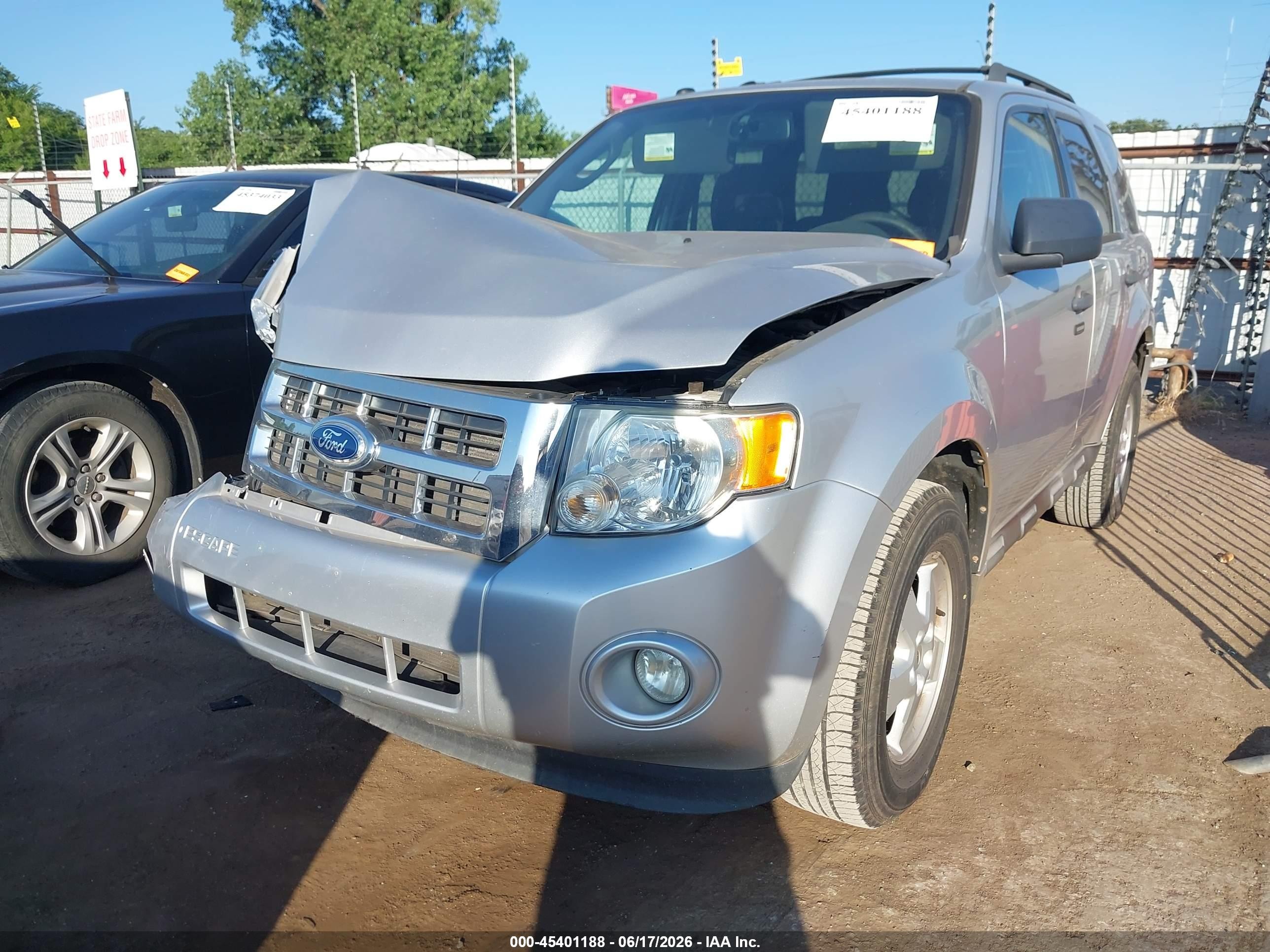 2010 Ford Escape Xlt Silver vin: 1FMCU0D78AKC57949