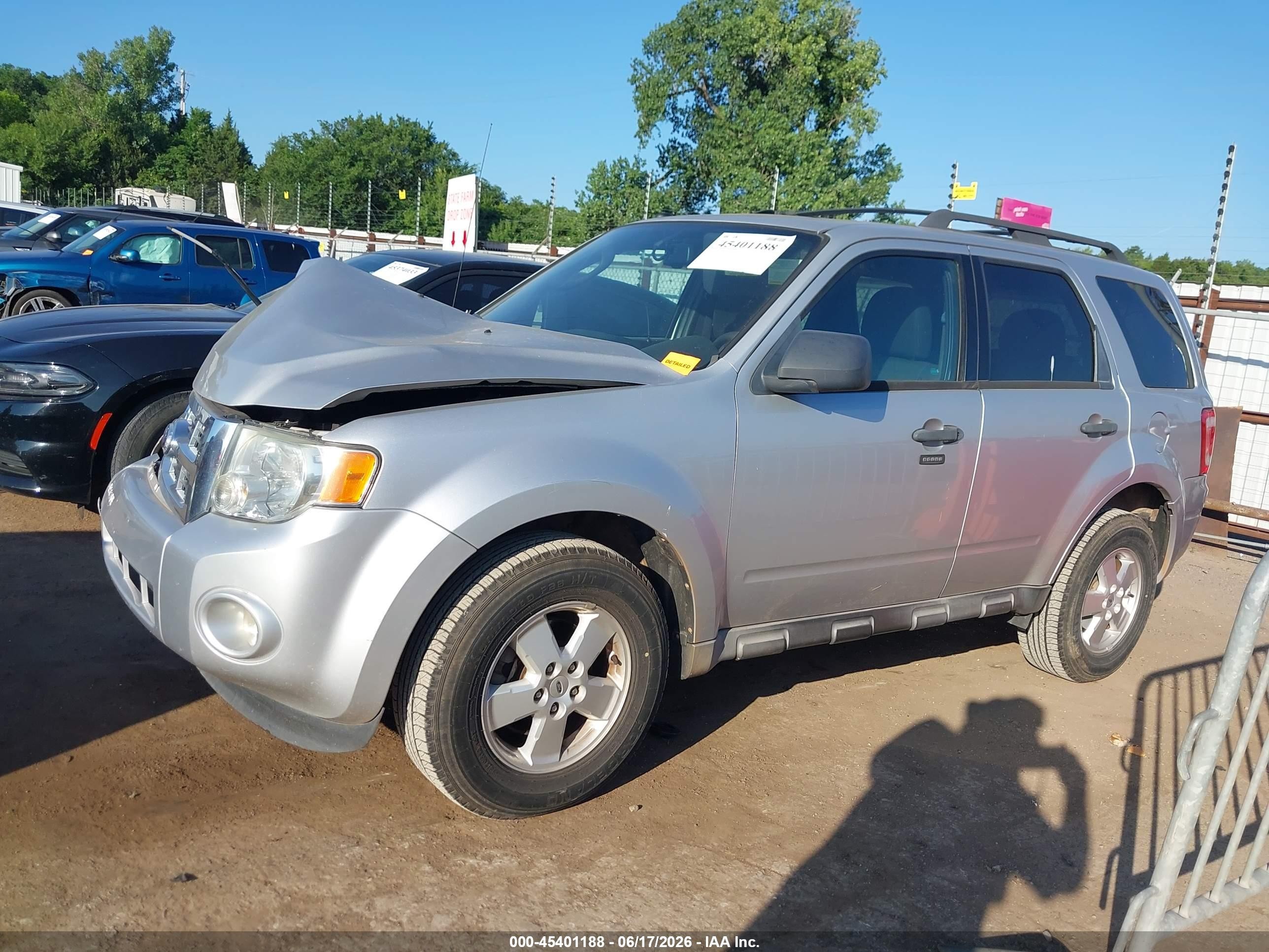 2010 Ford Escape Xlt Silver vin: 1FMCU0D78AKC57949