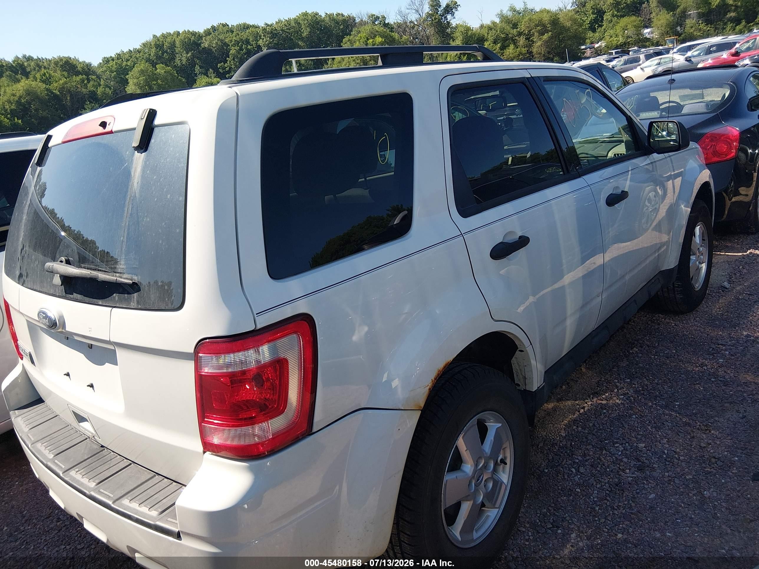 2010 Ford Escape Xlt White vin: 1FMCU0D78AKD47781