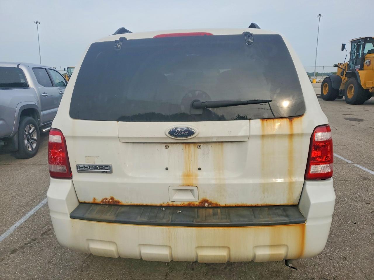 2011 Ford Escape Xlt White vin: 1FMCU0D78BKA06320