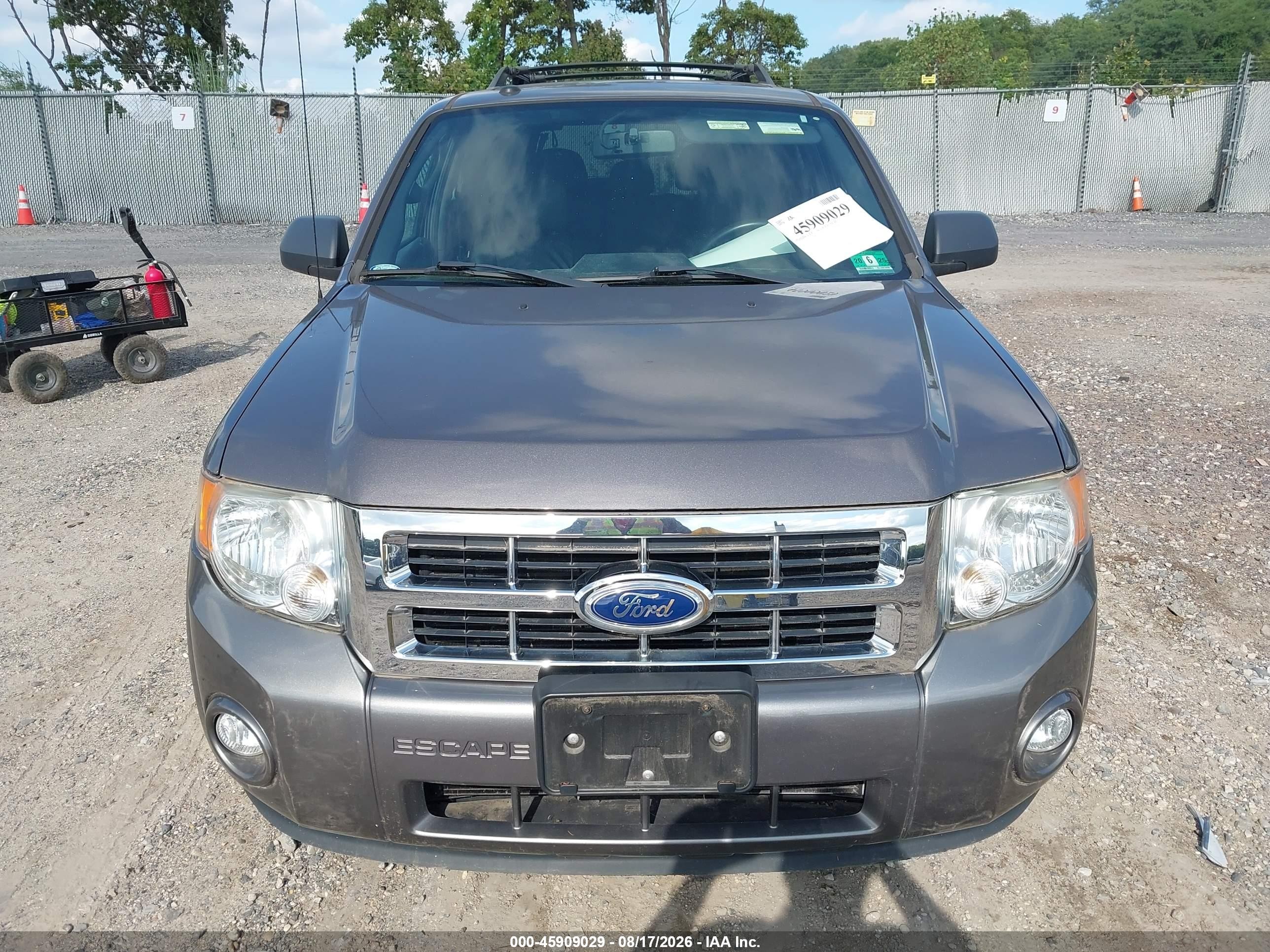 2011 Ford Escape Xlt Gray vin: 1FMCU0D78BKA65772