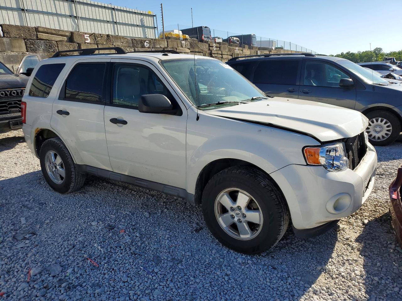 2011 Ford Escape Xlt Белый vin: 1FMCU0D78BKC22491