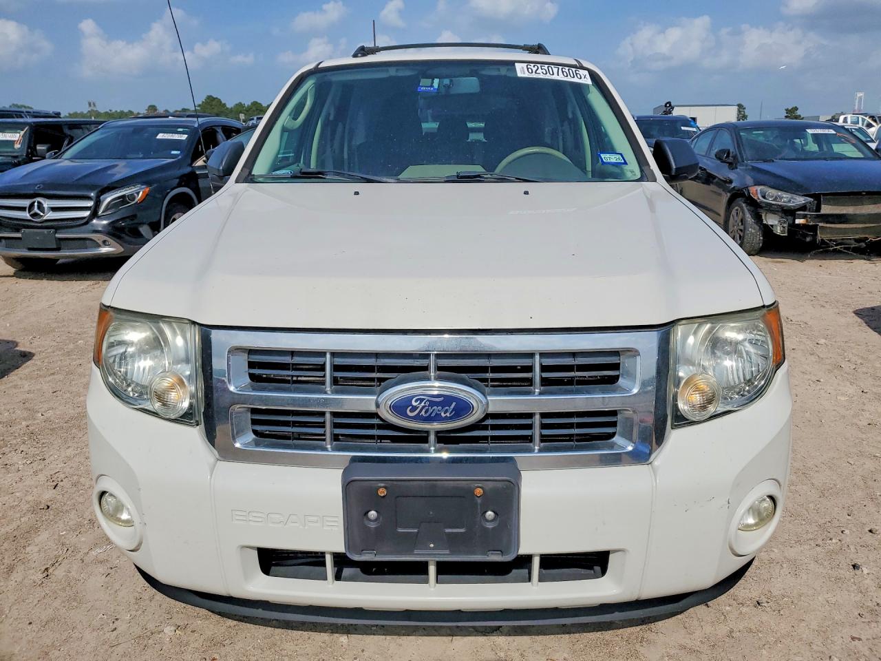 2010 Ford Escape Xlt White vin: 1FMCU0D79AKB24682