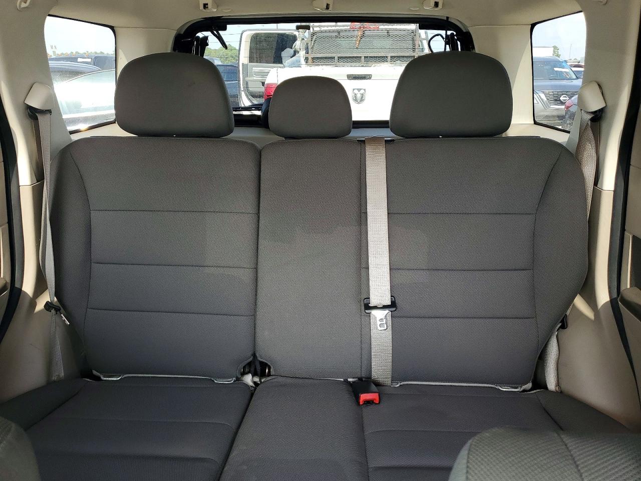 2010 Ford Escape Xlt White vin: 1FMCU0D79AKB24682