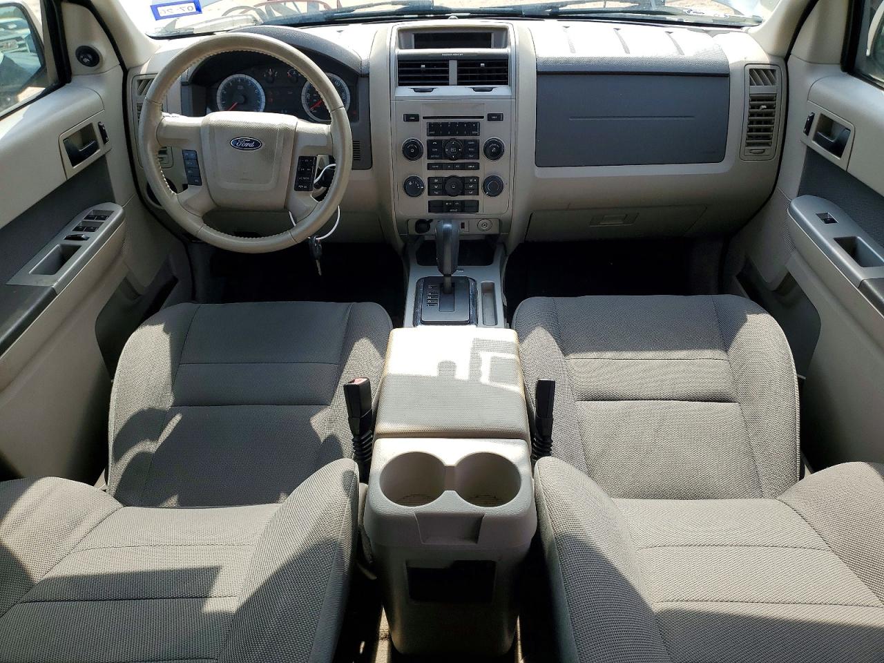 2010 Ford Escape Xlt White vin: 1FMCU0D79AKB24682