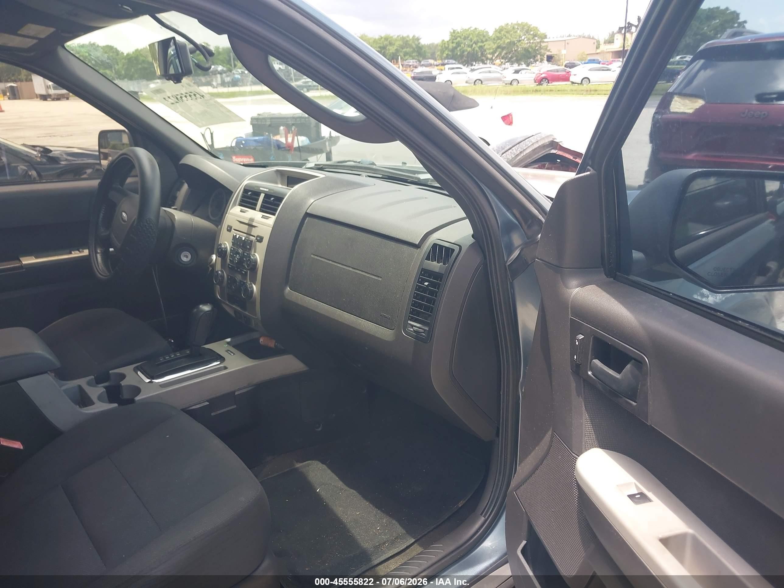 2010 Ford Escape Xlt Серый vin: 1FMCU0D79AKB28862