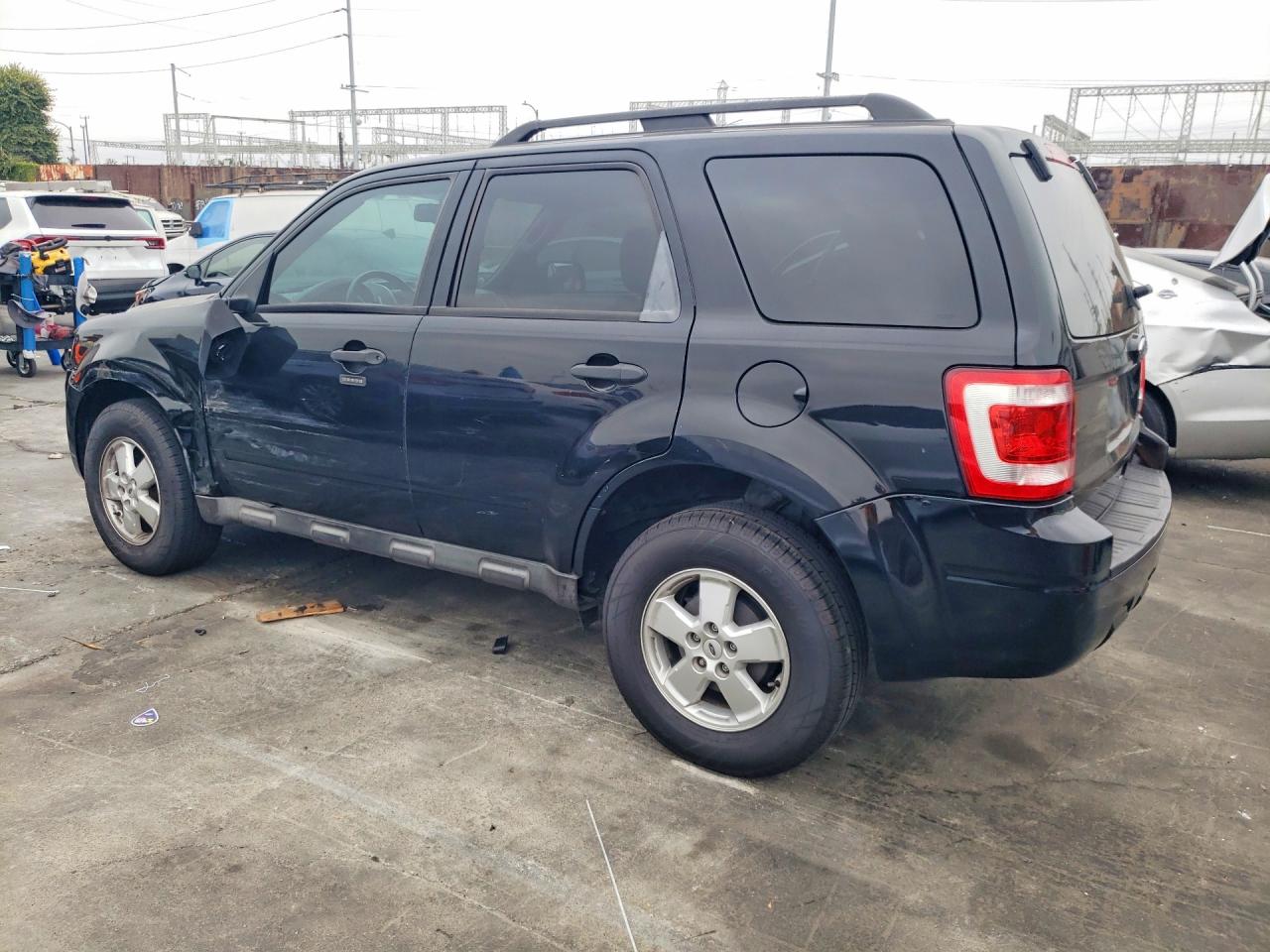 2010 Ford Escape Xlt Black vin: 1FMCU0D79AKC43185