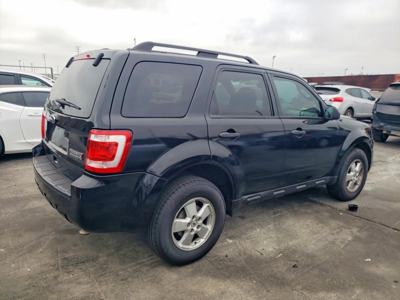 2010 Ford Escape Xlt Black vin: 1FMCU0D79AKC43185