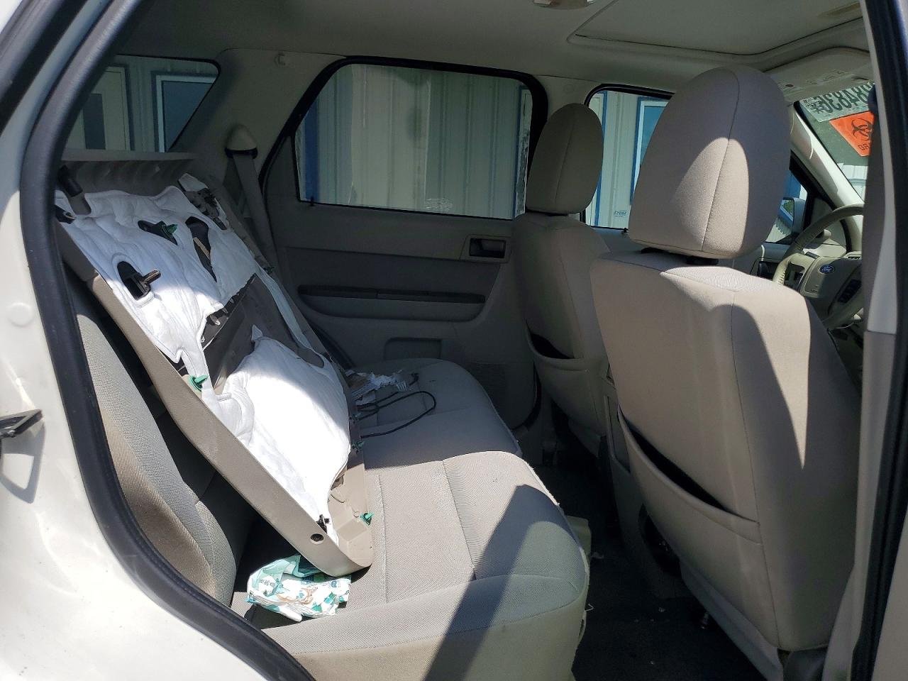 2010 Ford Escape Xlt Белый vin: 1FMCU0D79AKC65574